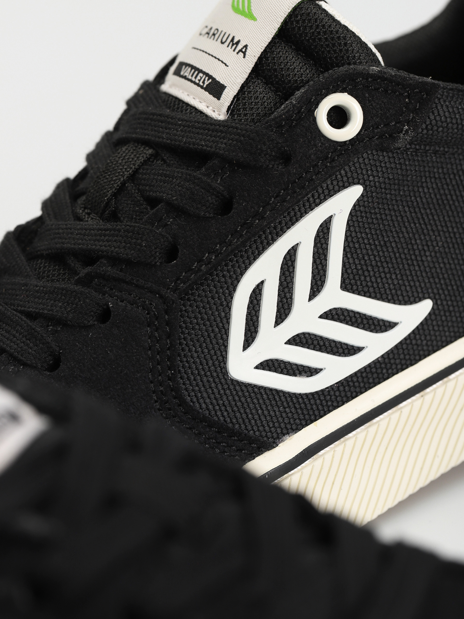 Boty Cariuma Vallely (black/ivory)