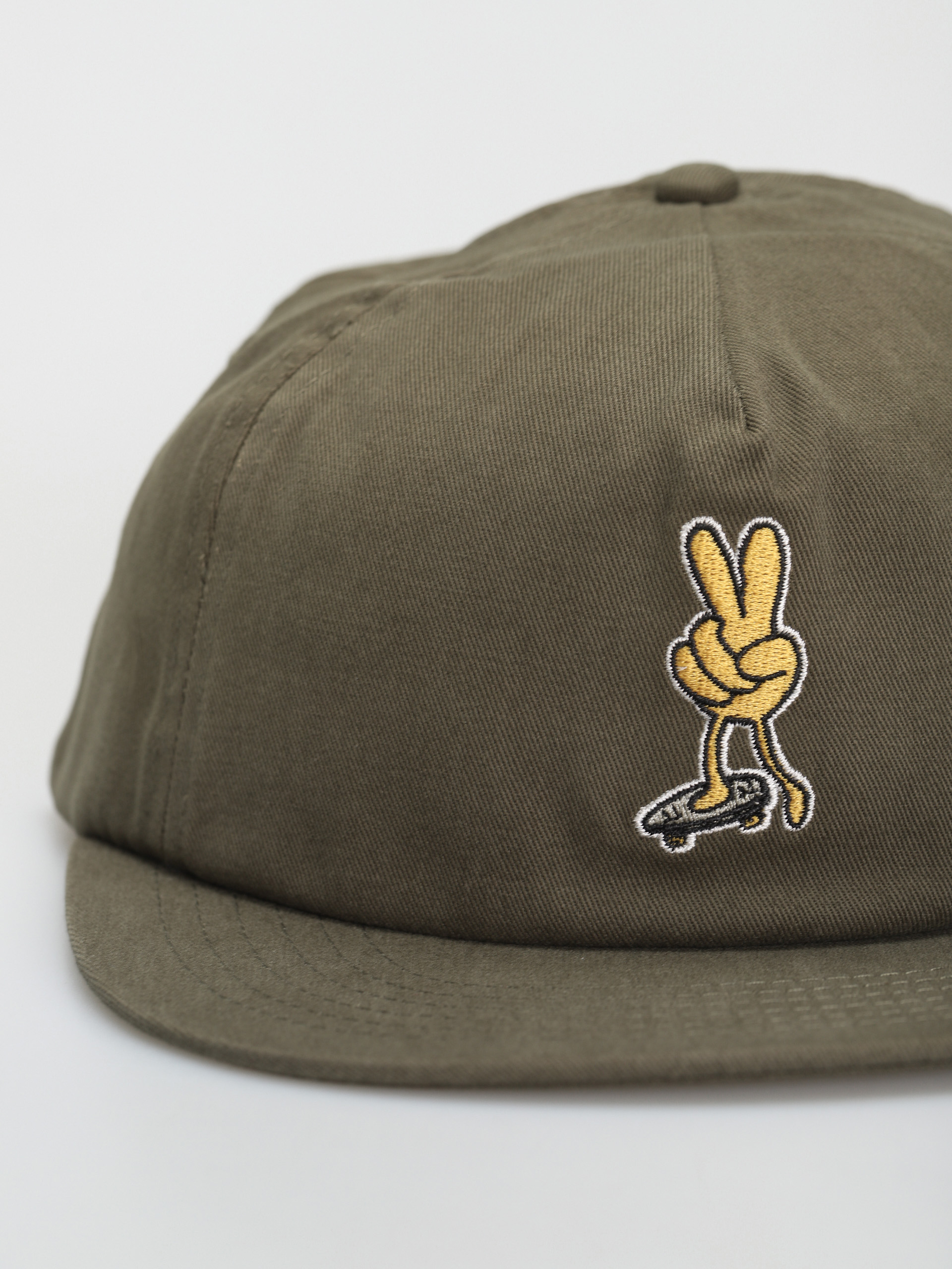 Kšiltovka  Element Lodge (forest night)