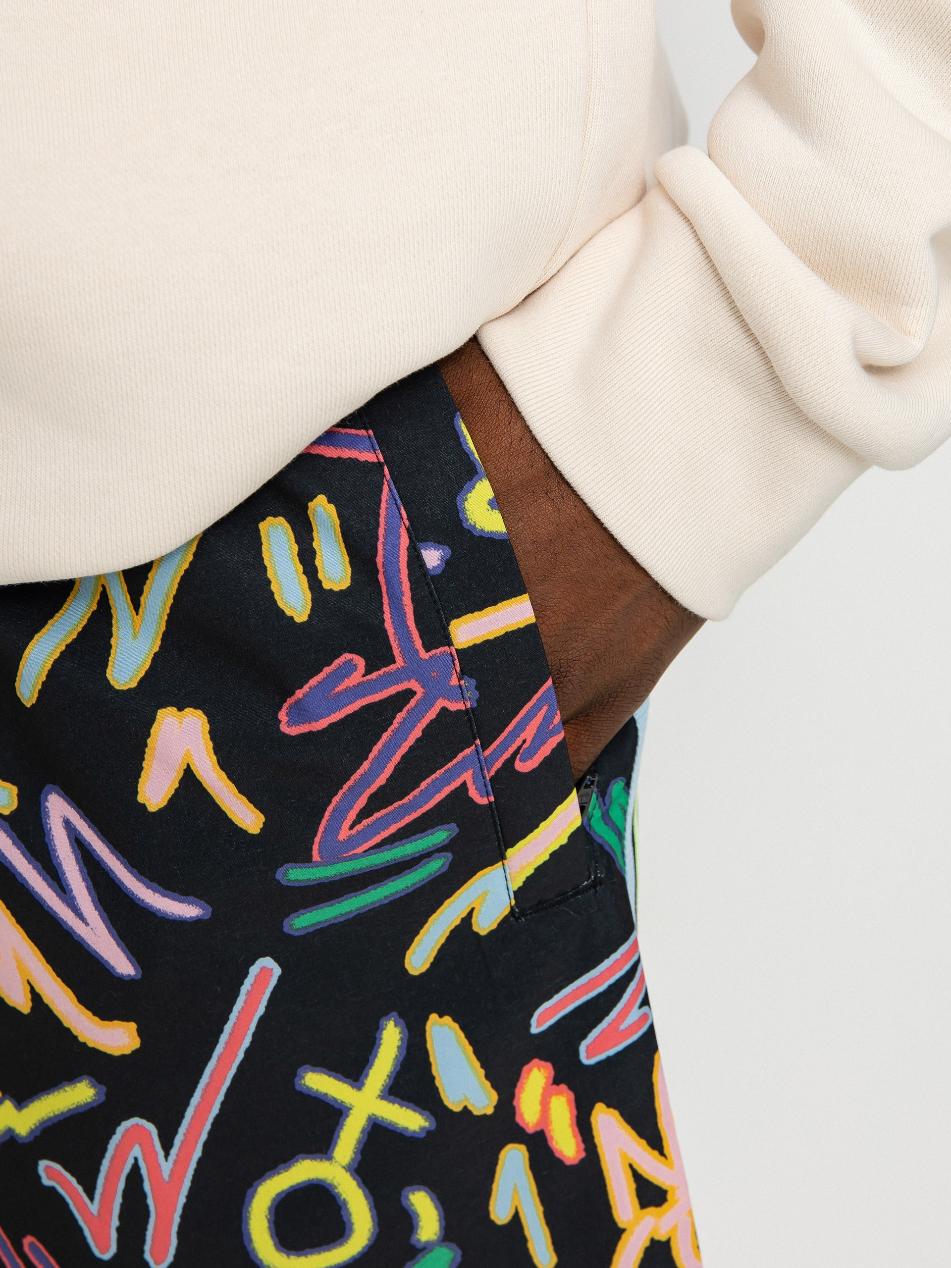 Kraťasy adidas Originals Loveuni Aop (multco)