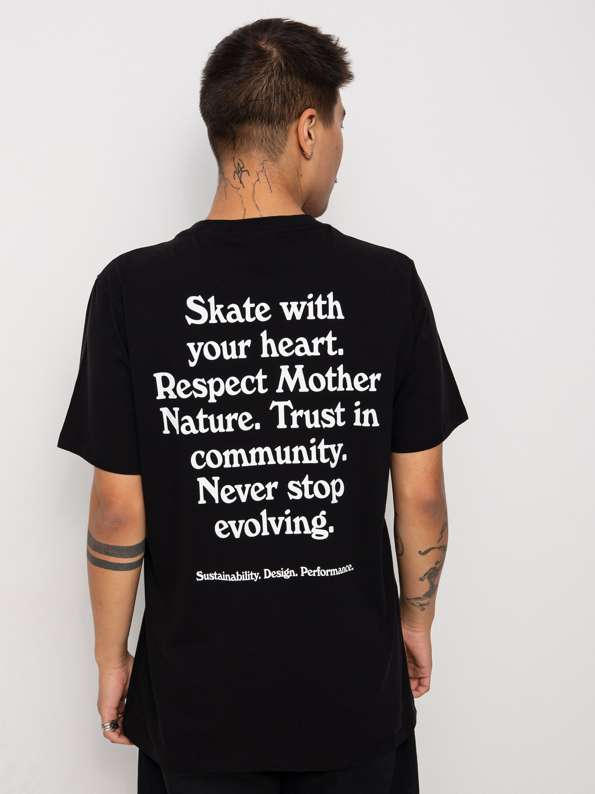 Tričko Cariuma Skate with your Heart (black)