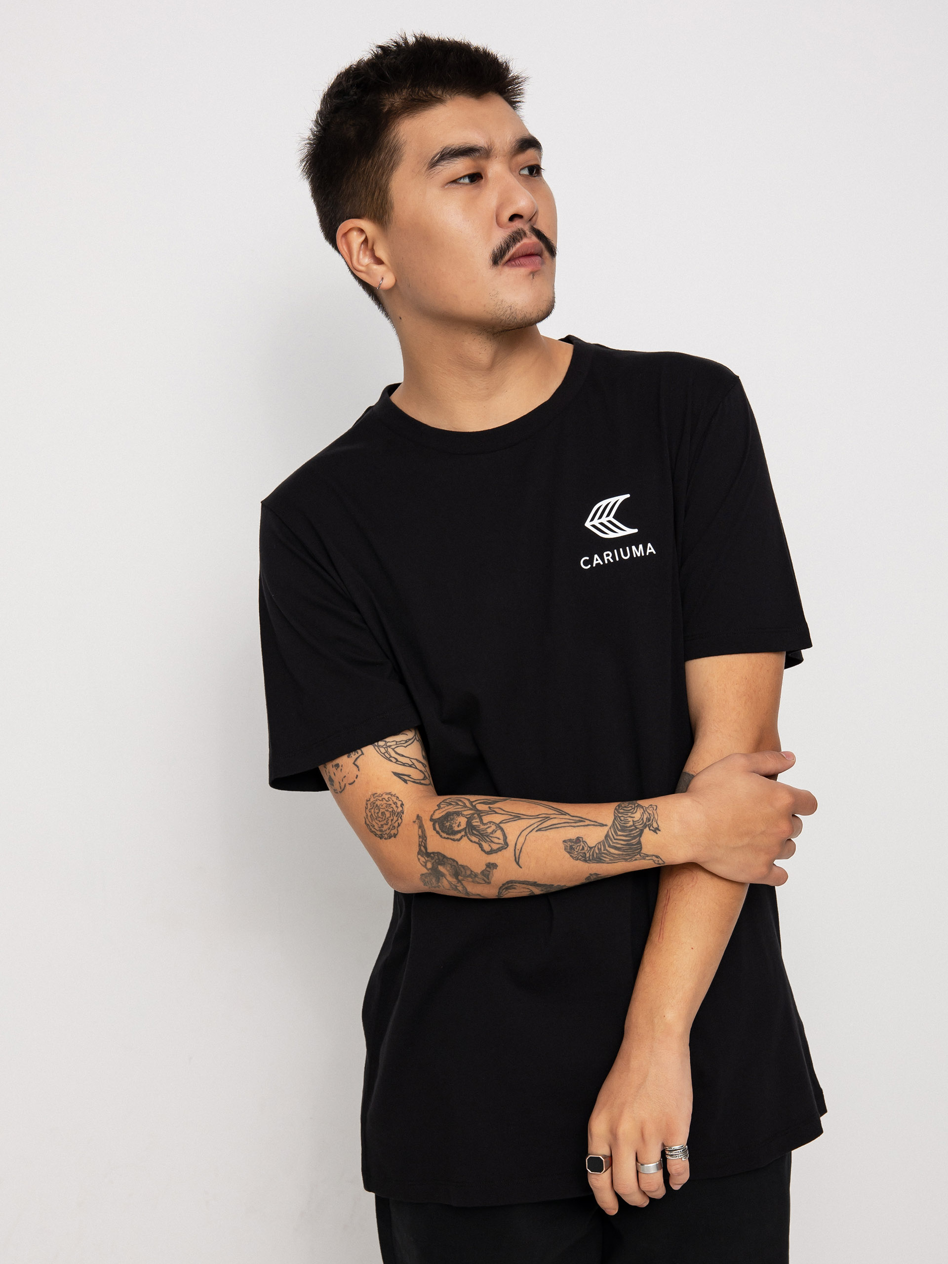 Tričko Cariuma Skate with your Heart (black)