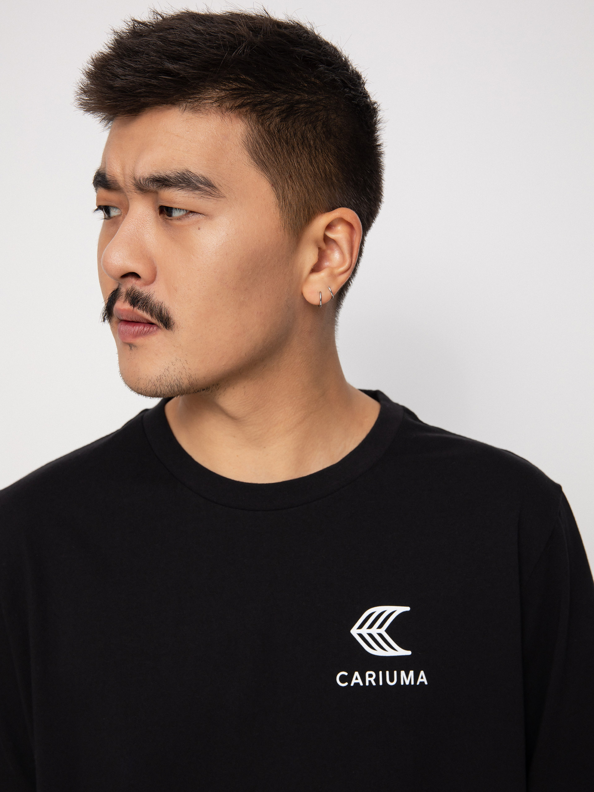 Tričko Cariuma Skate with your Heart (black)