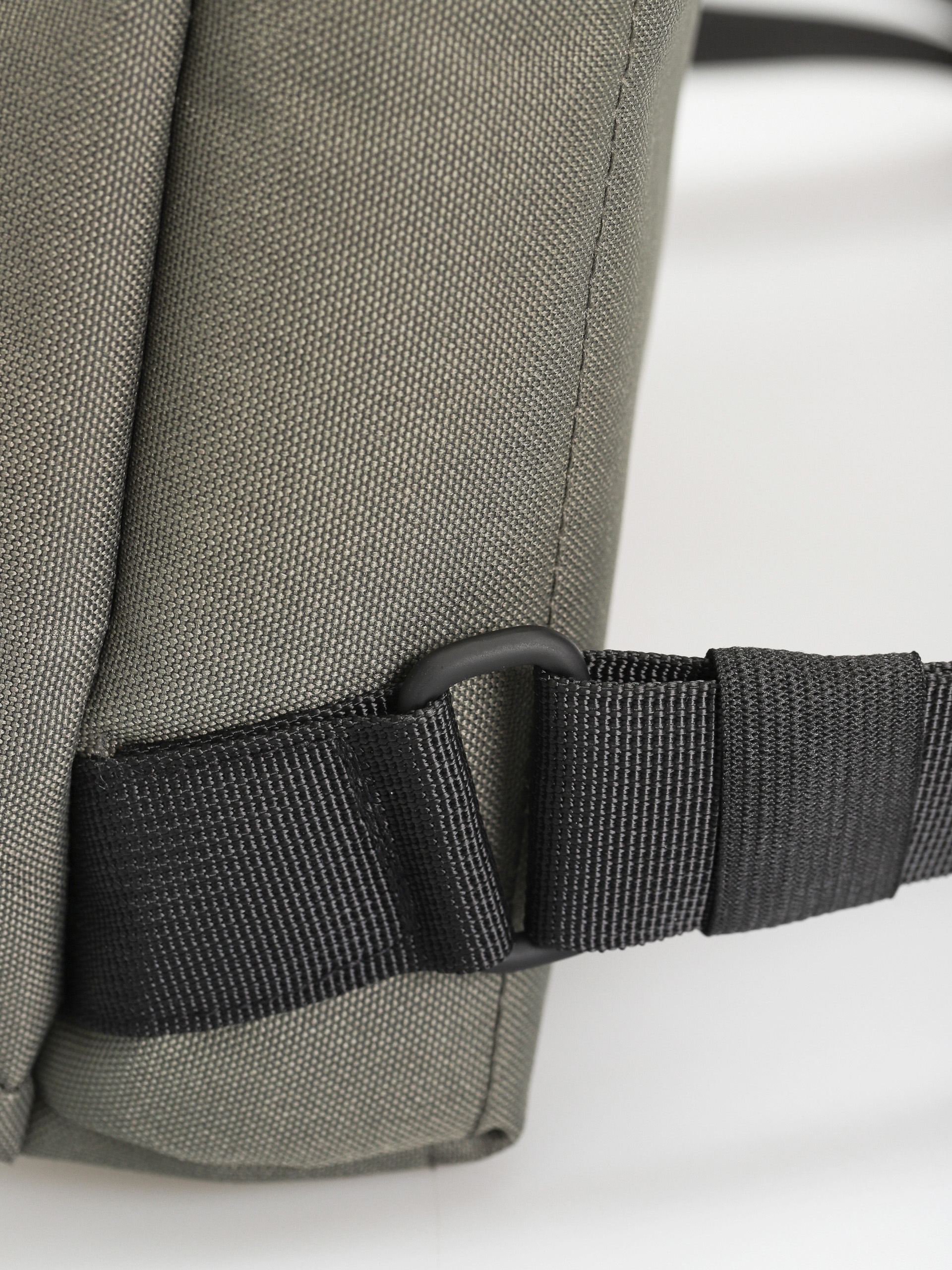 Batoh Ucon Acrobatics Vito Medium Stealth (olive)