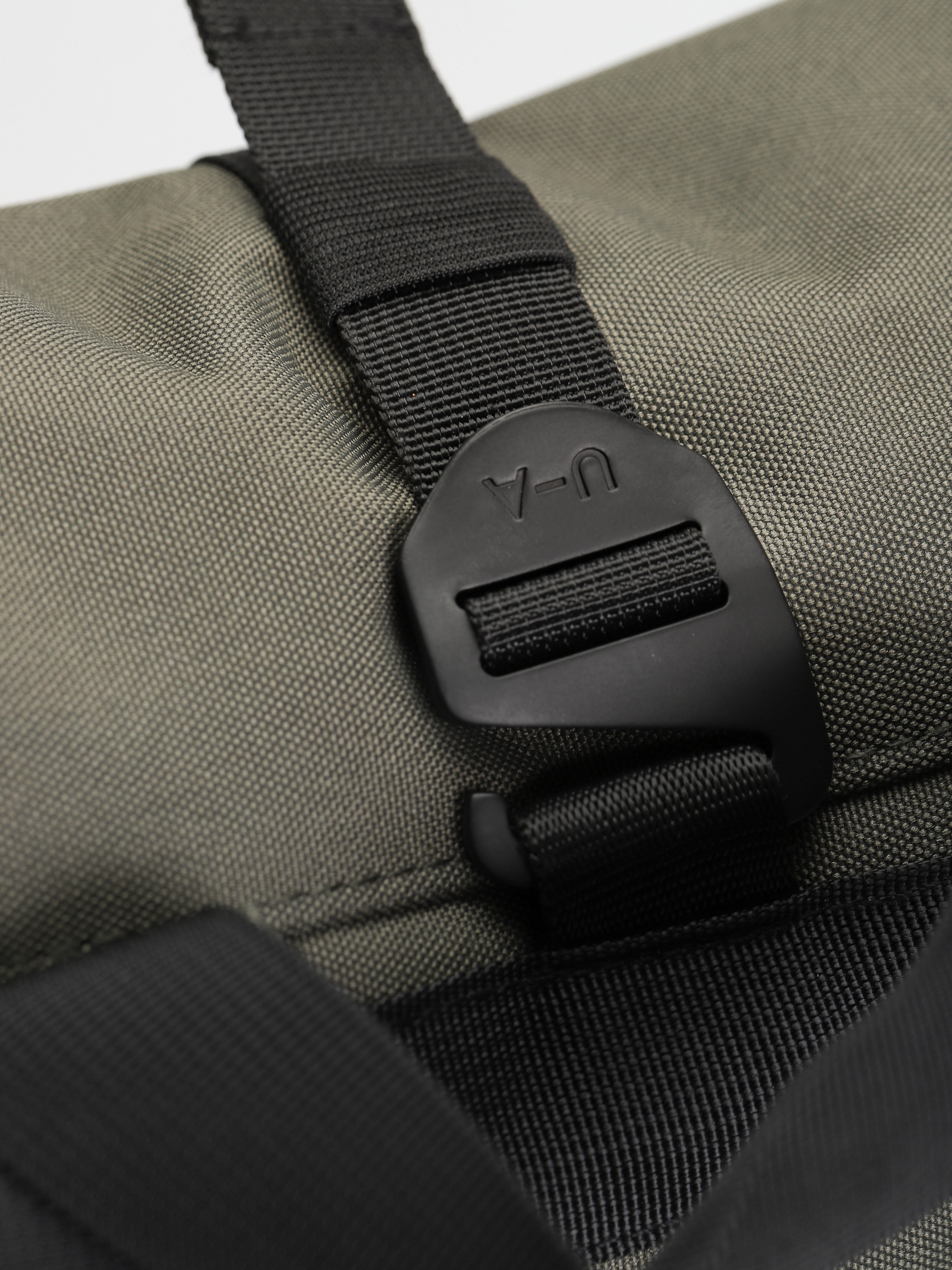 Batoh Ucon Acrobatics Vito Medium Stealth (olive)