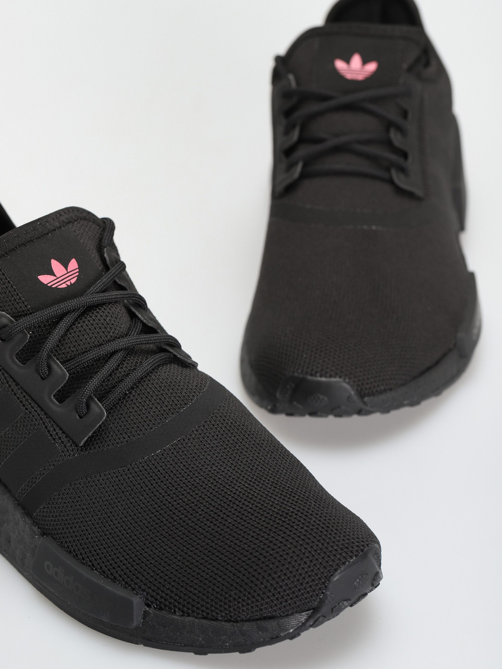 Boty adidas Originals Nmd R1 Primeblue Wmn (cblack/cblack/sopink)