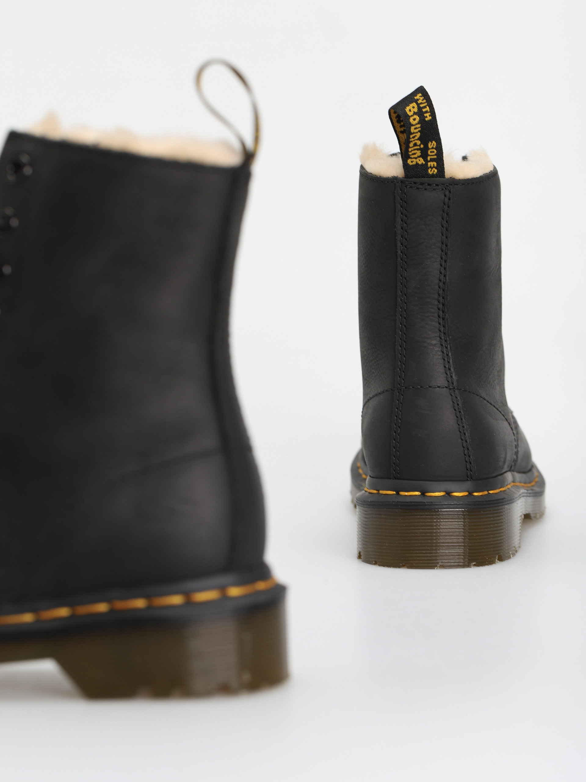 Boty Dr. Martens 1460 Serena Wmn (black wyoming)