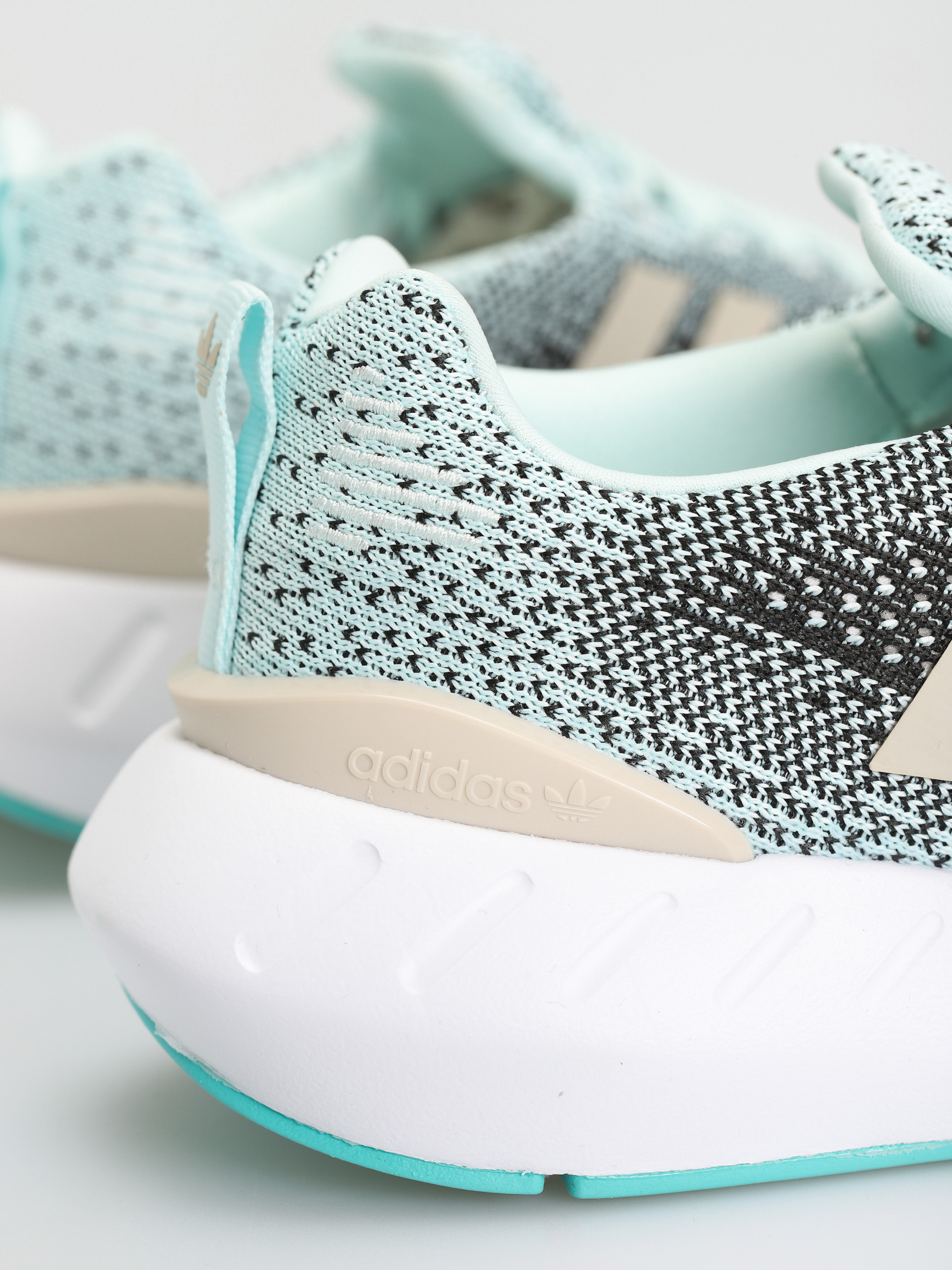 Boty adidas Originals Swift Run 22 W Wmn (halmin/alumin/minrus)