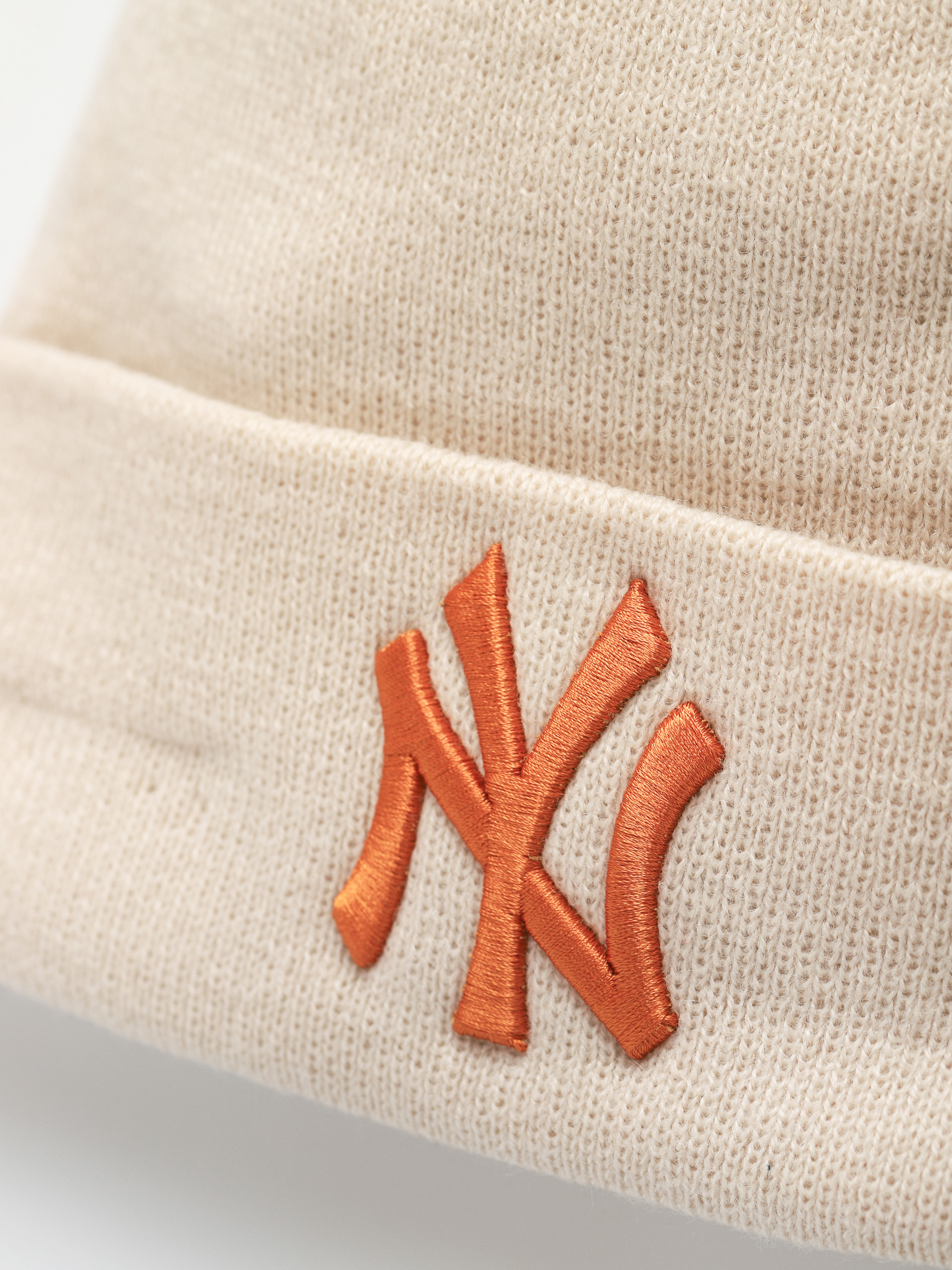Čepice New Era League Essential Cuff New York Yankess (stone)