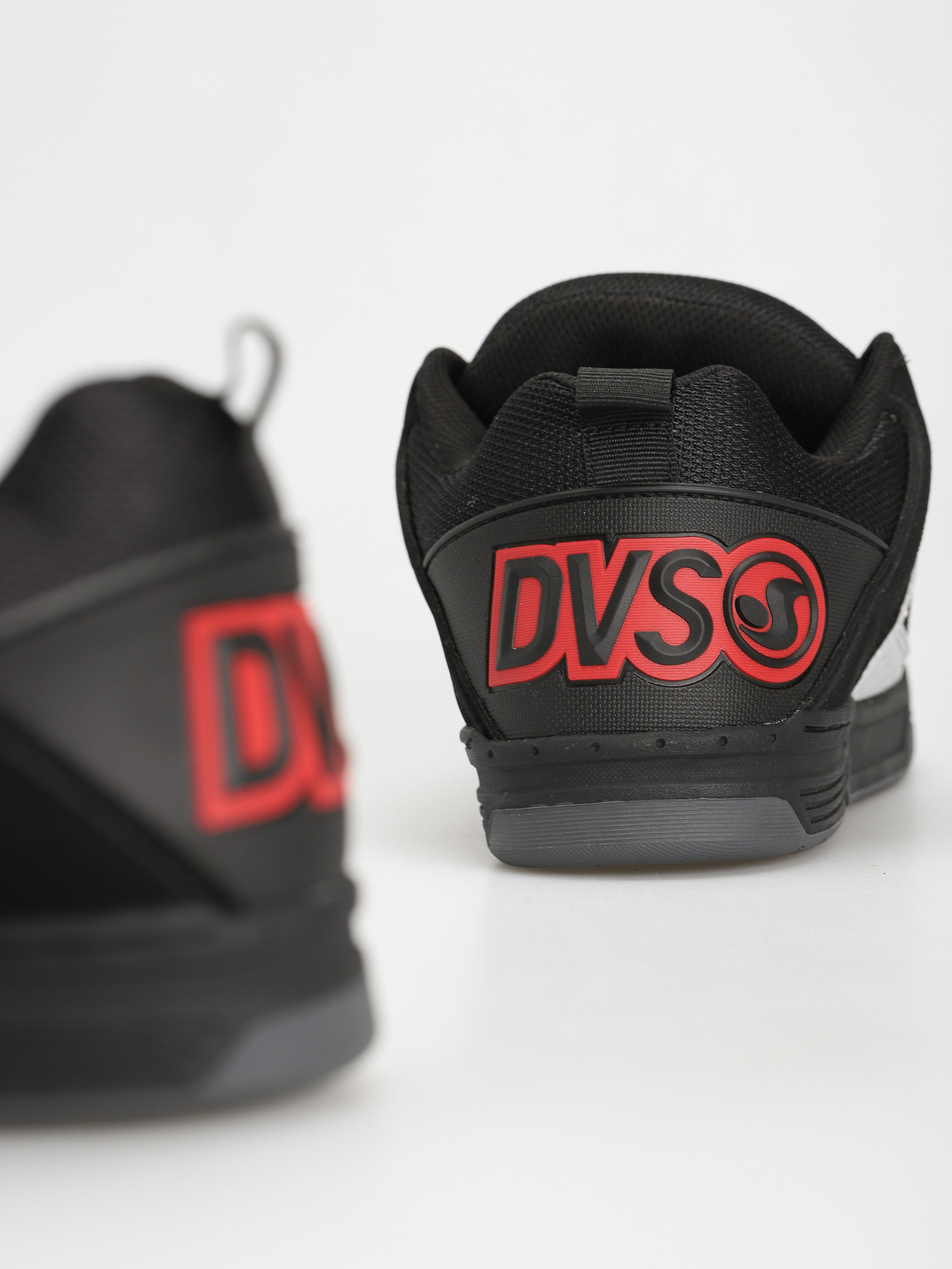 Boty DVS Comanche (black gray red nubuck)
