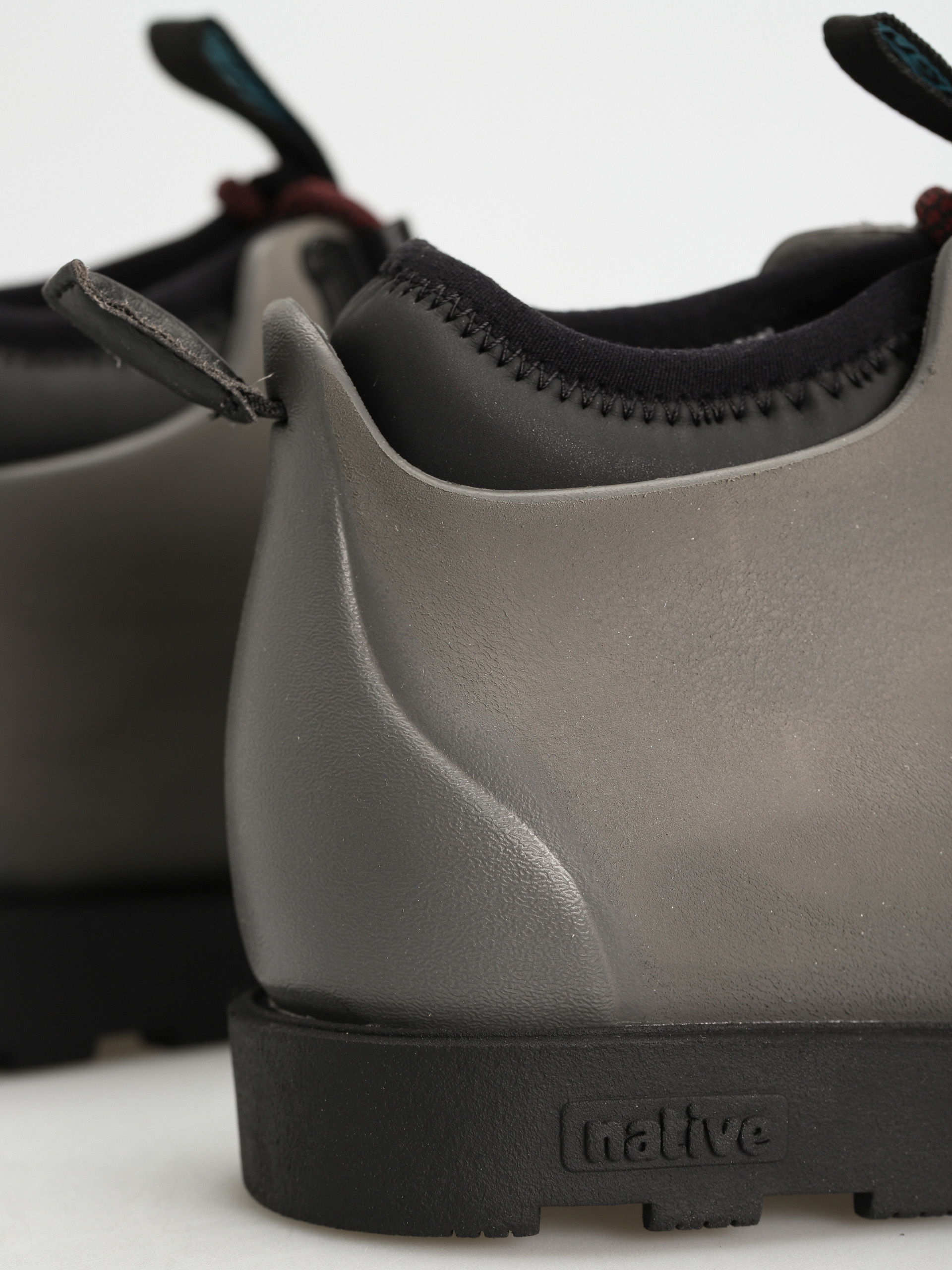 Zimní boty Native Fitzsimmons Citylite (full metal grey/jiffy black/tart red laces)