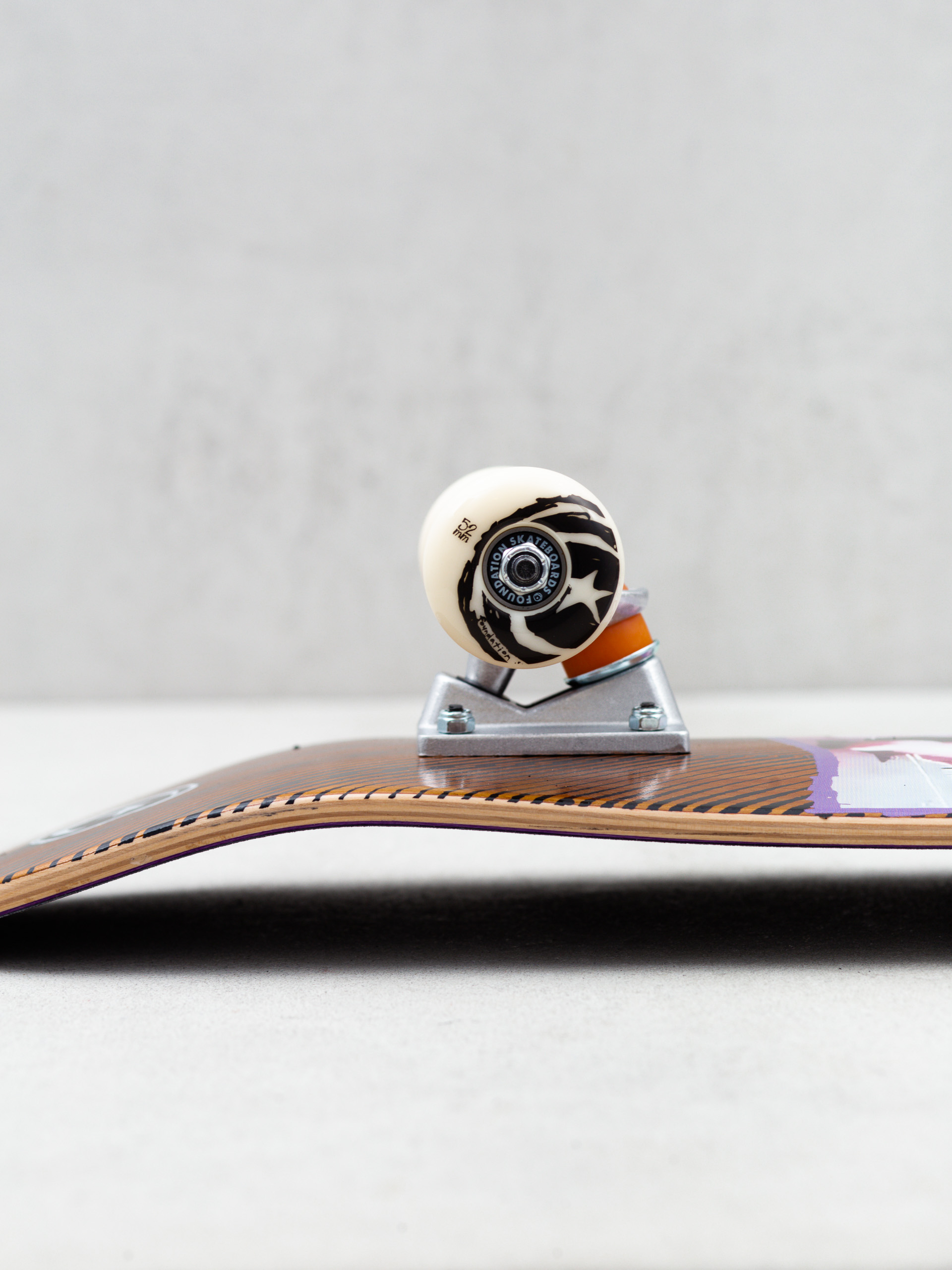 Skateboard Foundation Flower Doll (brown)