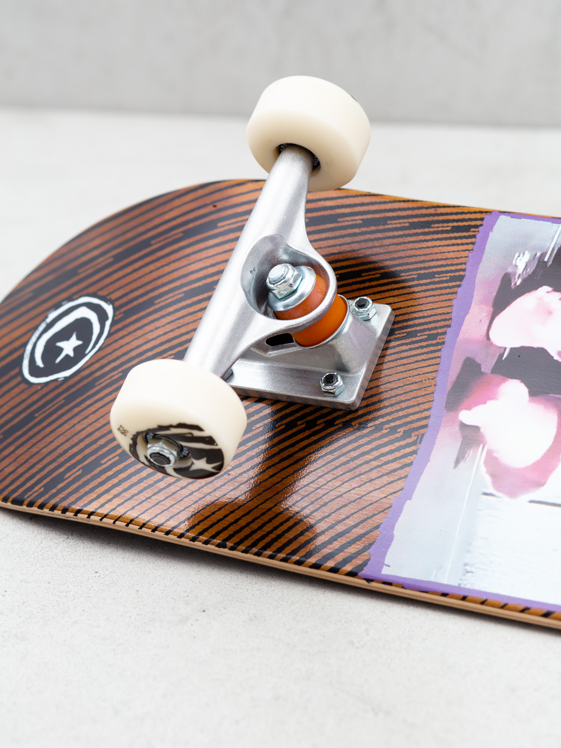 Skateboard Foundation Flower Doll (brown)