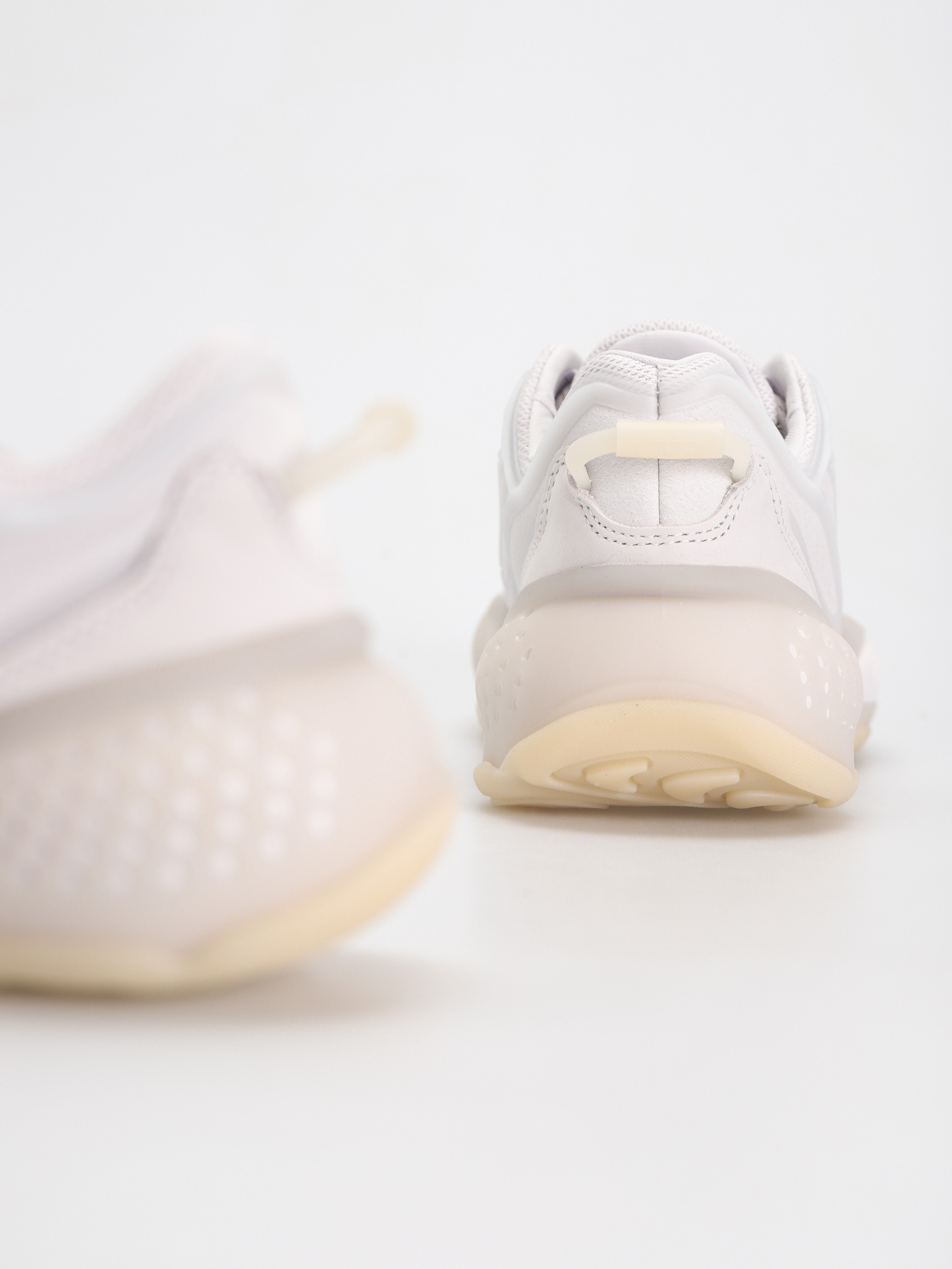 Boty adidas Originals Ozrah Wmn (dshgry/dshgry/ecrtin)