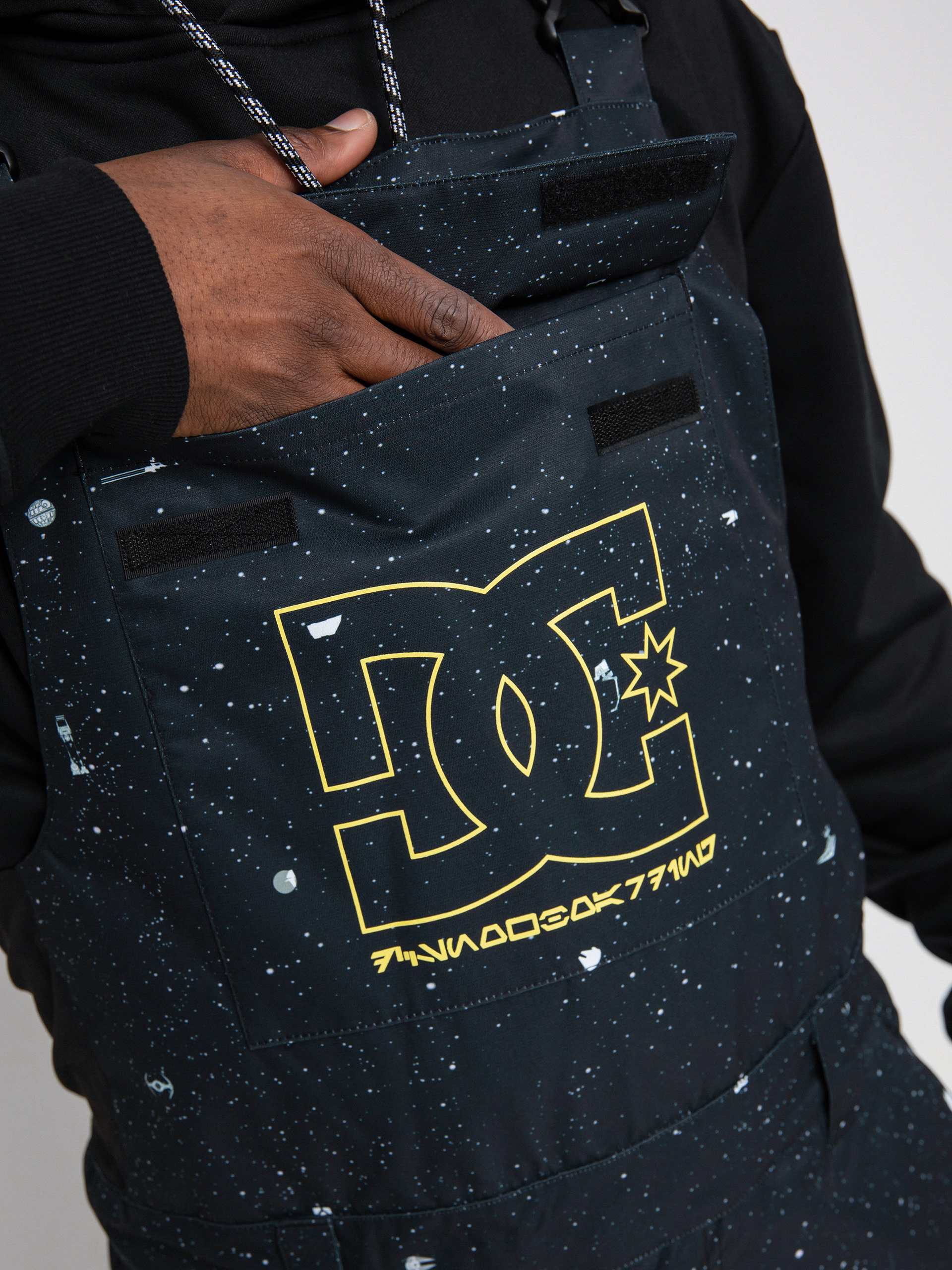 Pánské Snowboardové kalhoty  DC X Star Wars Docile Bib (black/yellow)