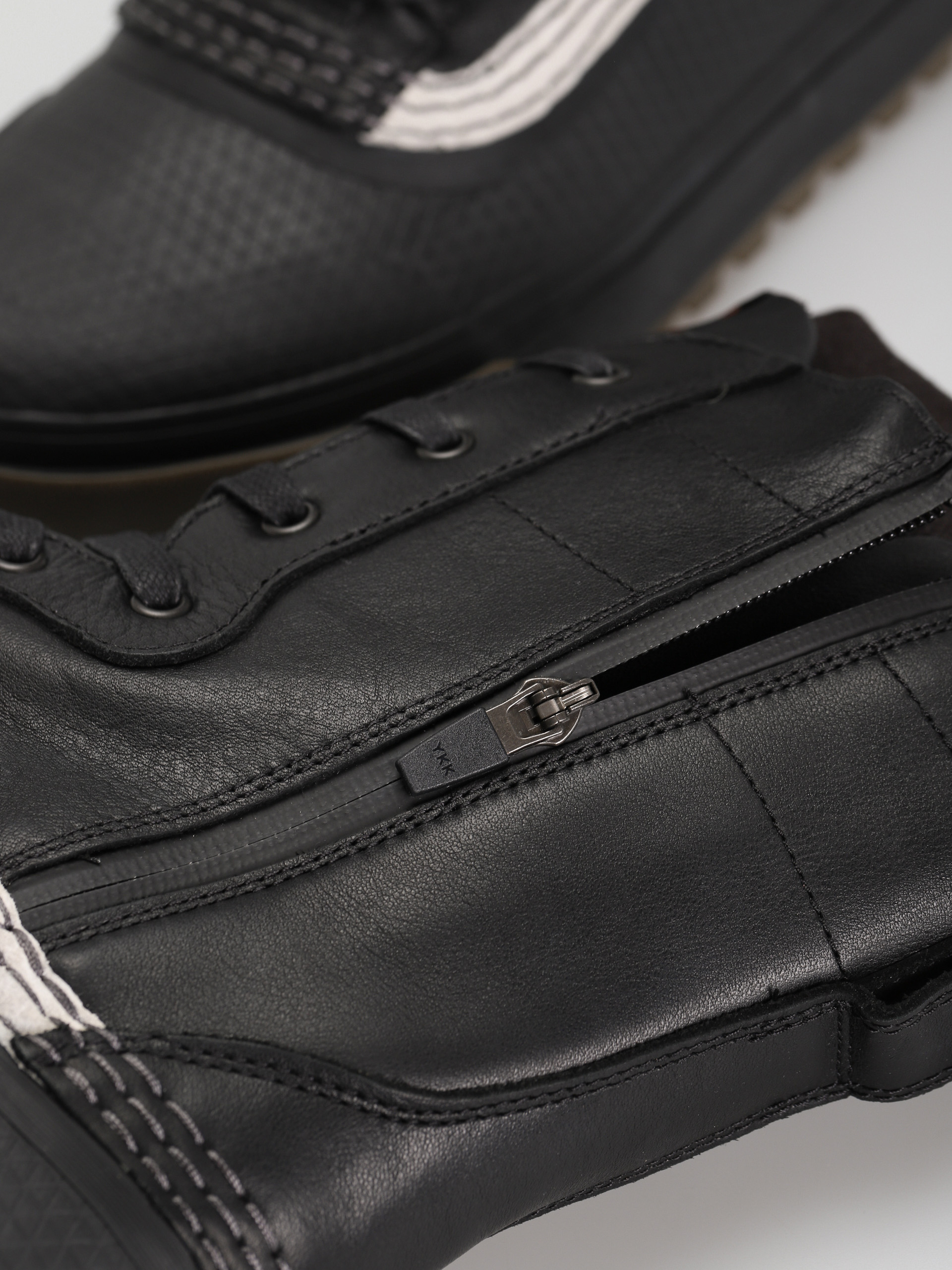 Zimní boty Vans Standard Zip Snow MTE (bryan iguchi black/dark gum)