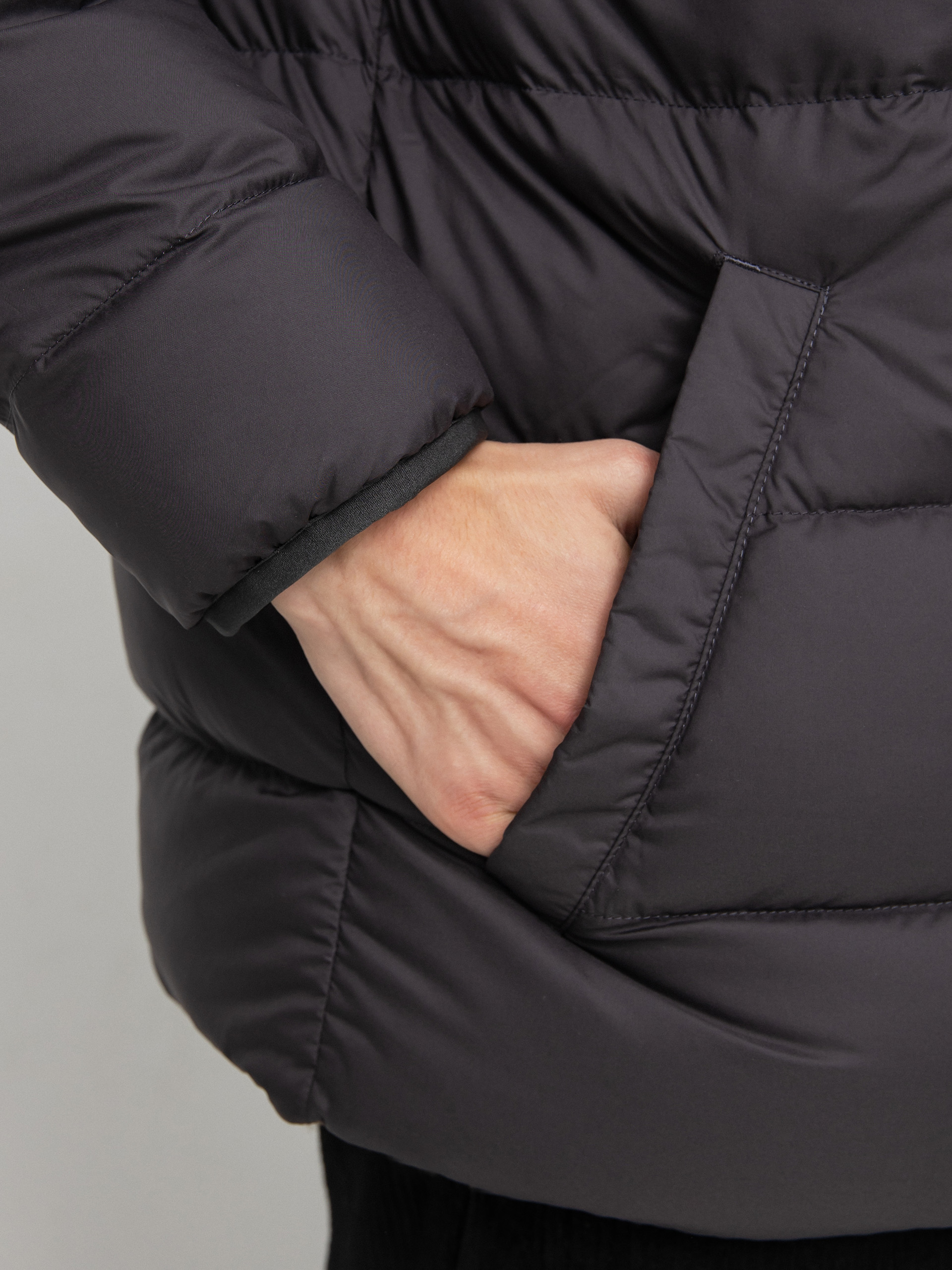 Bunda Patagonia Reversible Silent Down (ink black)