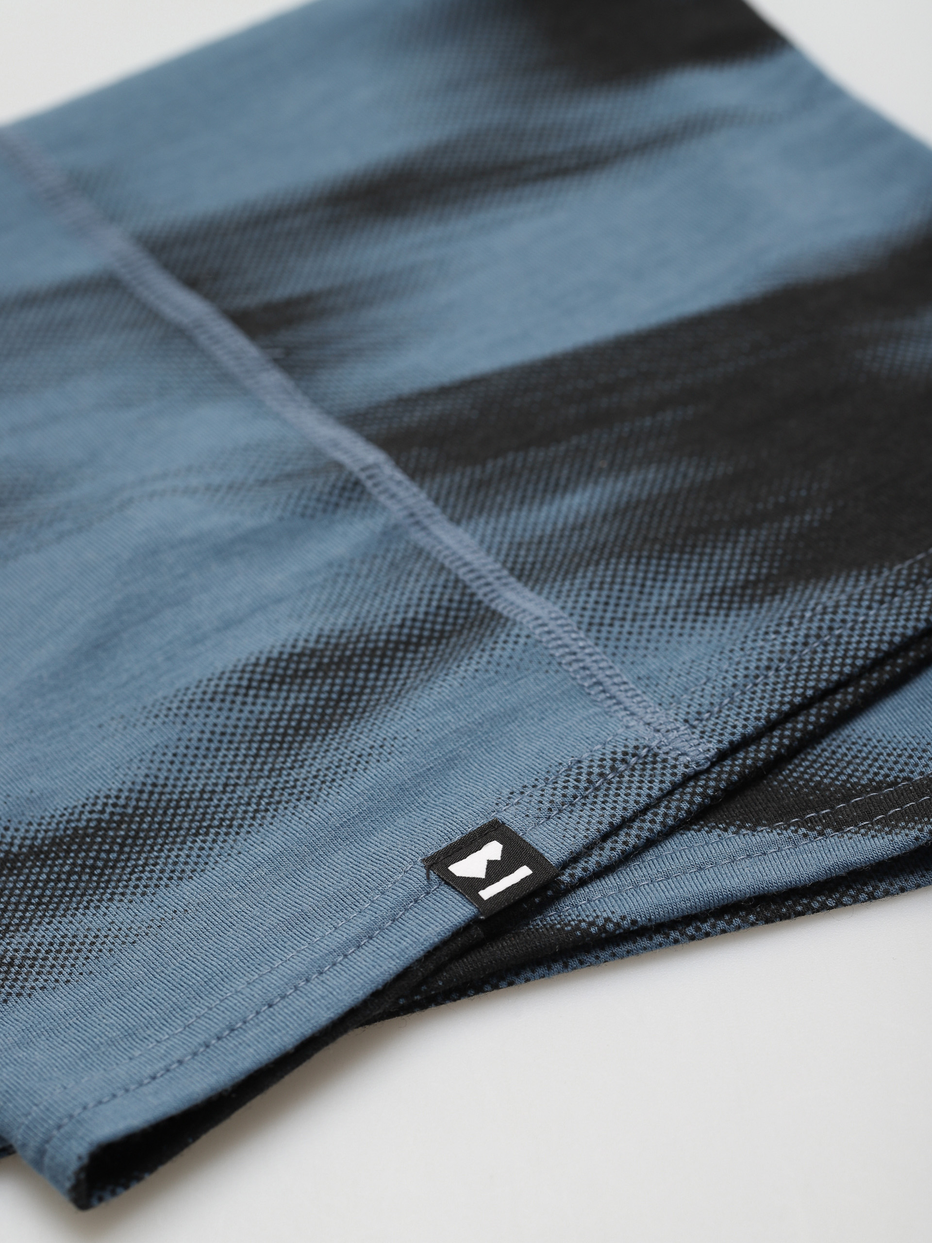 Šátek Mons Royale Daily Dose Merino (blue motion)