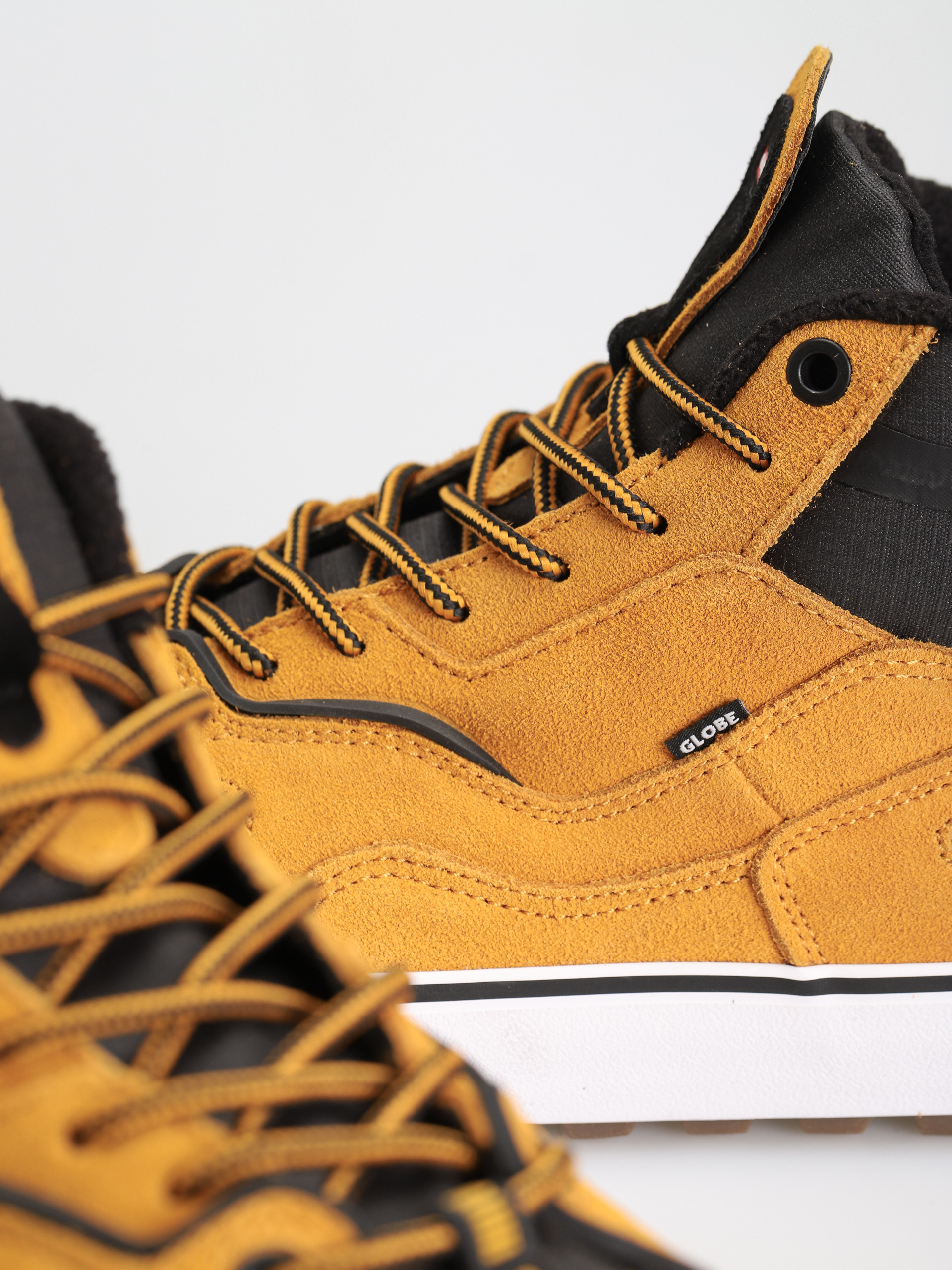 Boty Globe Dimension (wheat/black/summit)