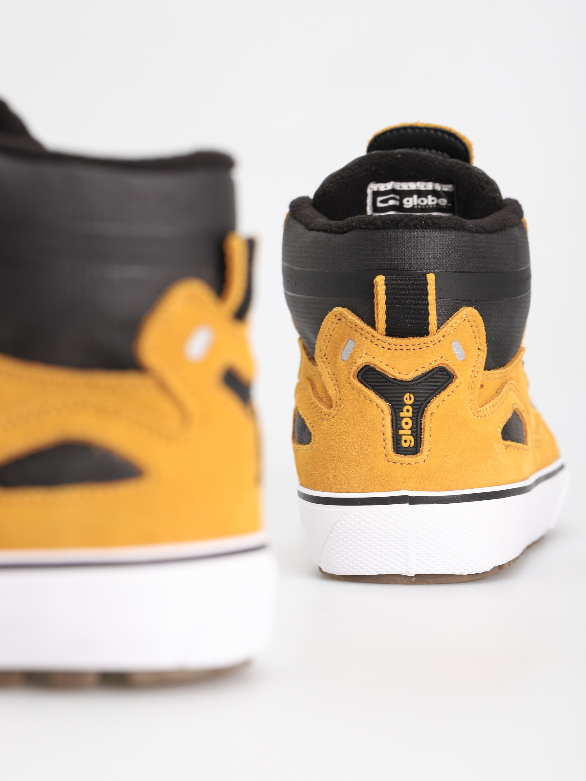 Boty Globe Dimension (wheat/black/summit)