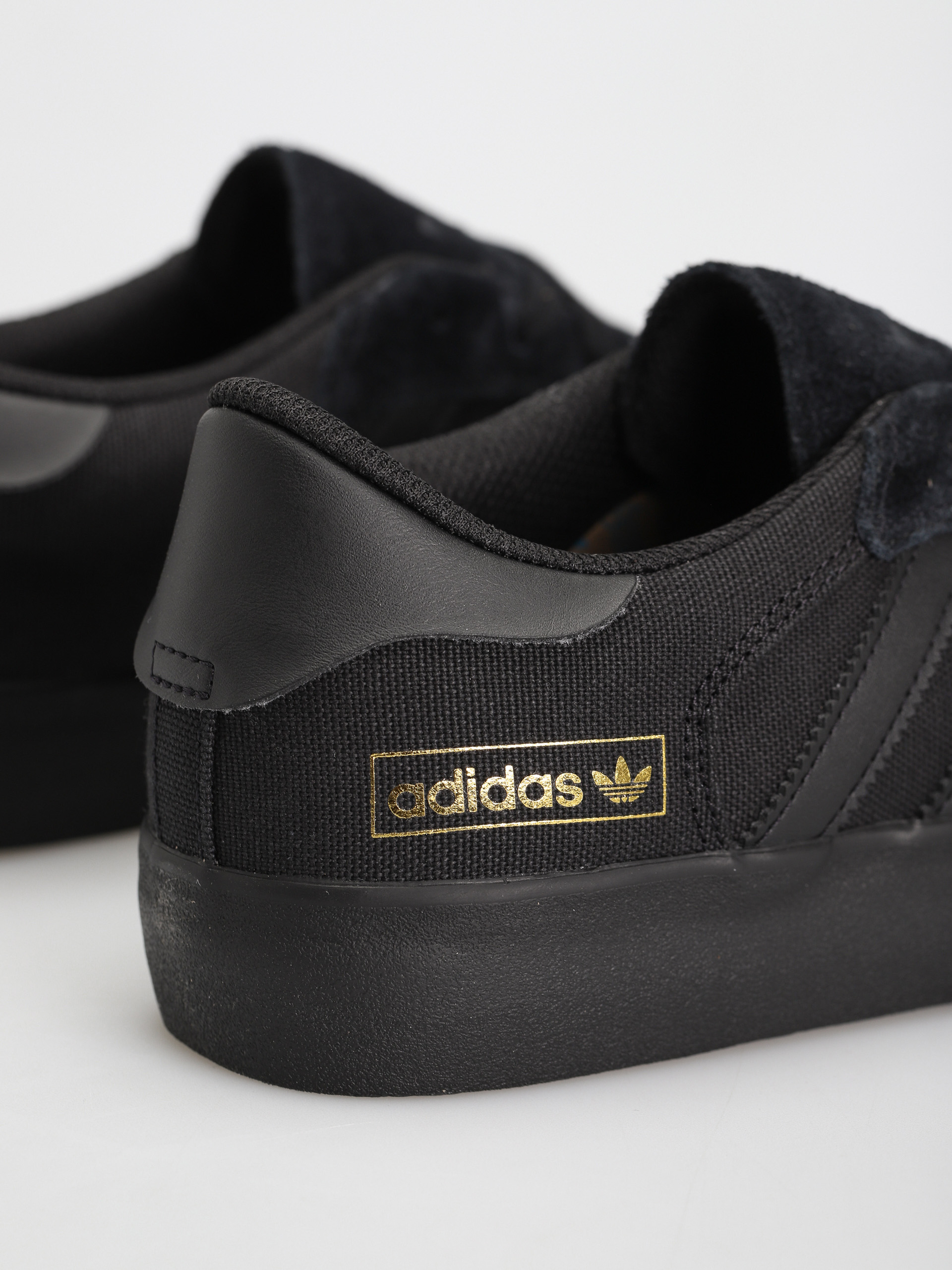 Boty adidas Matchbreak Super (cblack/cblack/cardbo)