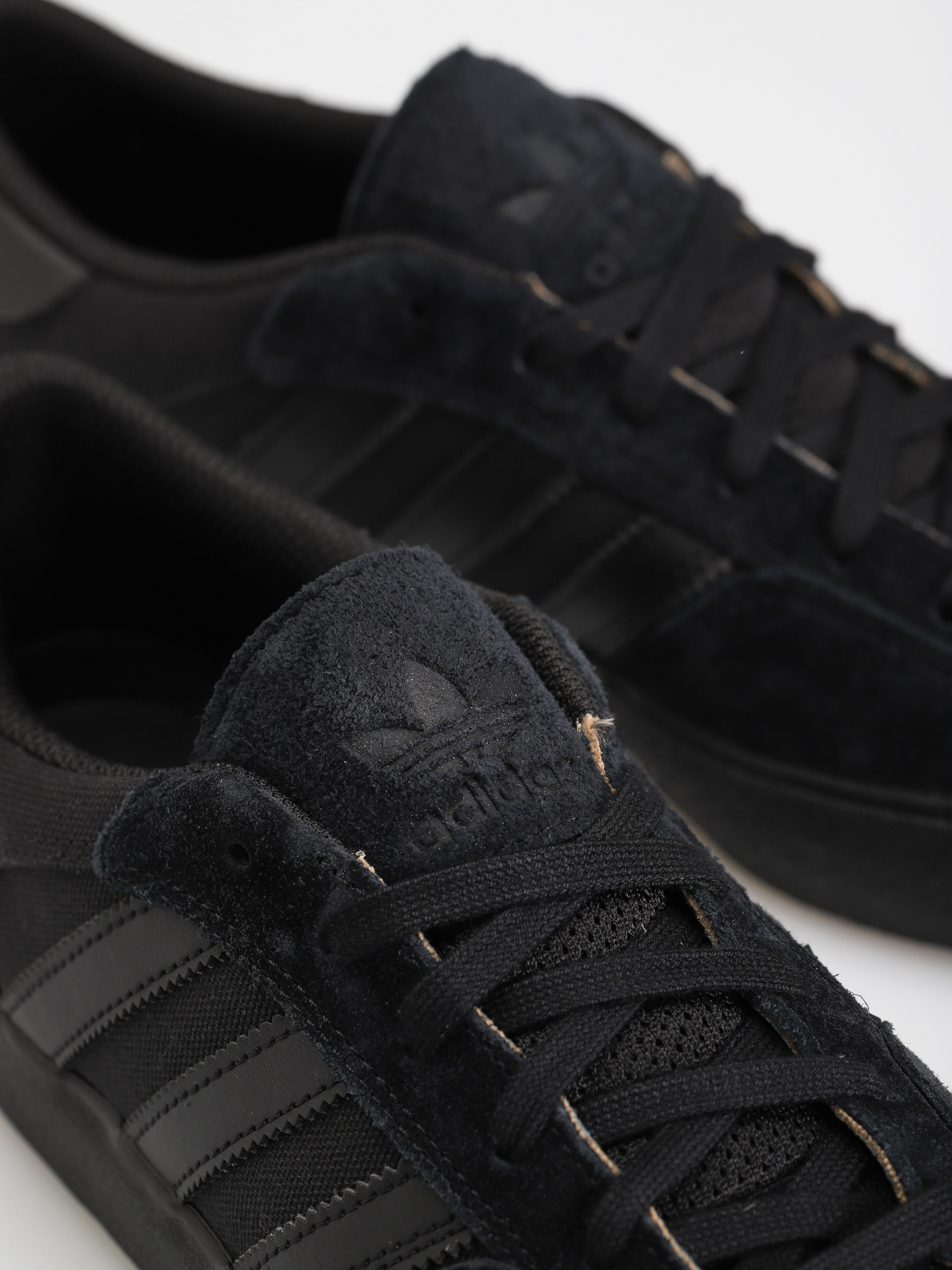 Boty adidas Matchbreak Super (cblack/cblack/cardbo)