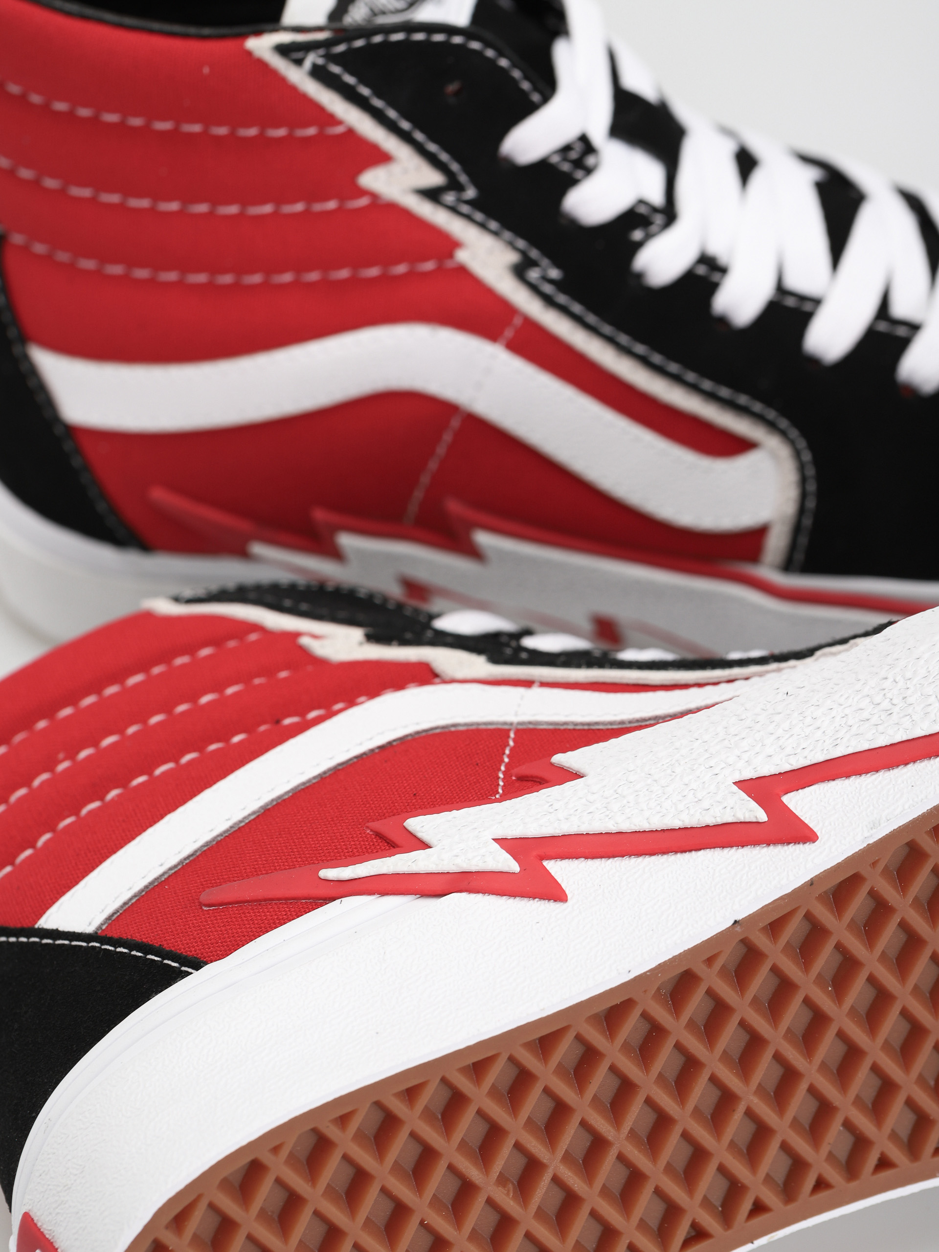 Boty Vans Sk8 Hi Bolt (black/red)