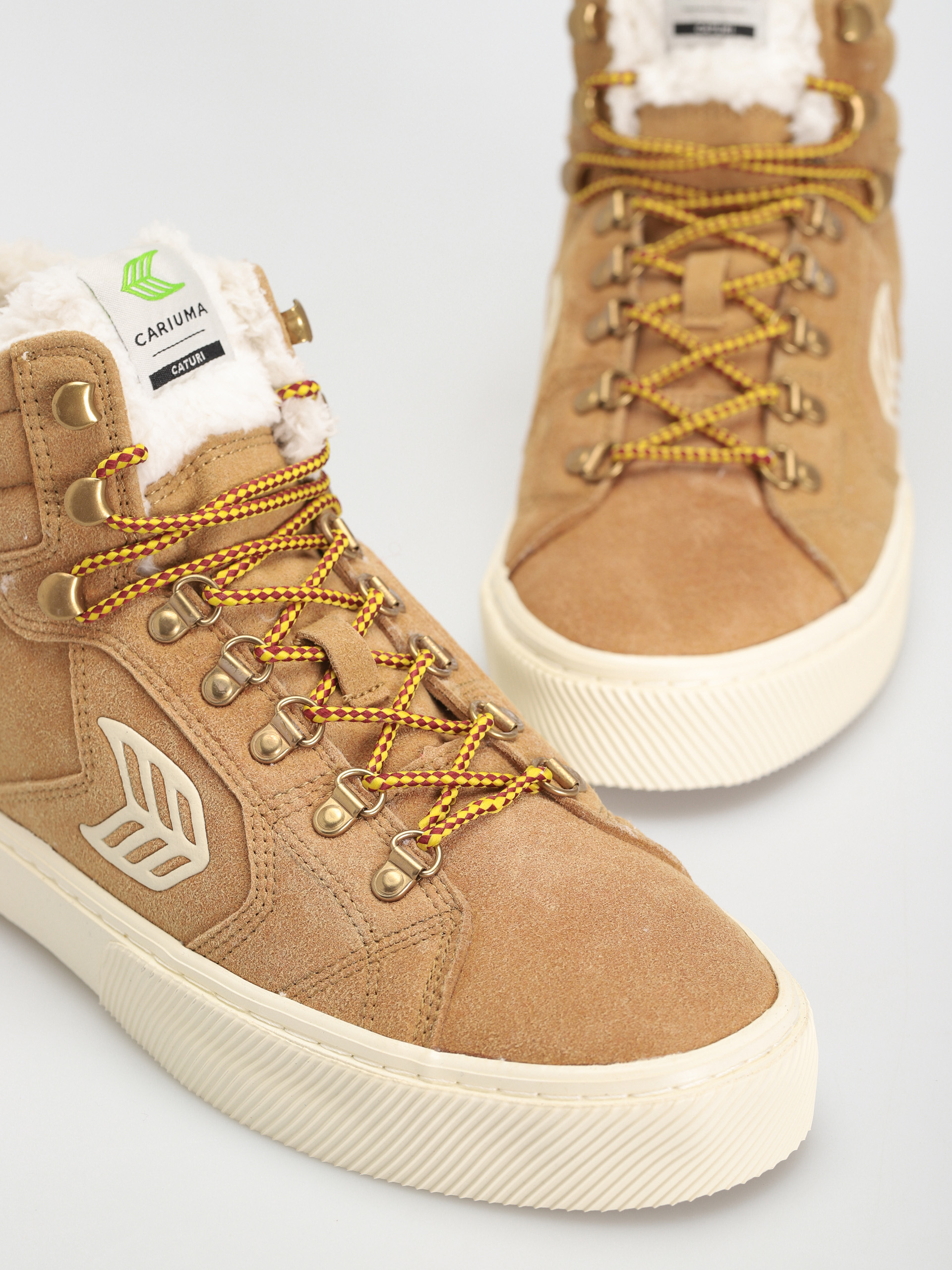 Boty Cariuma Caturi (camel/ ivory)