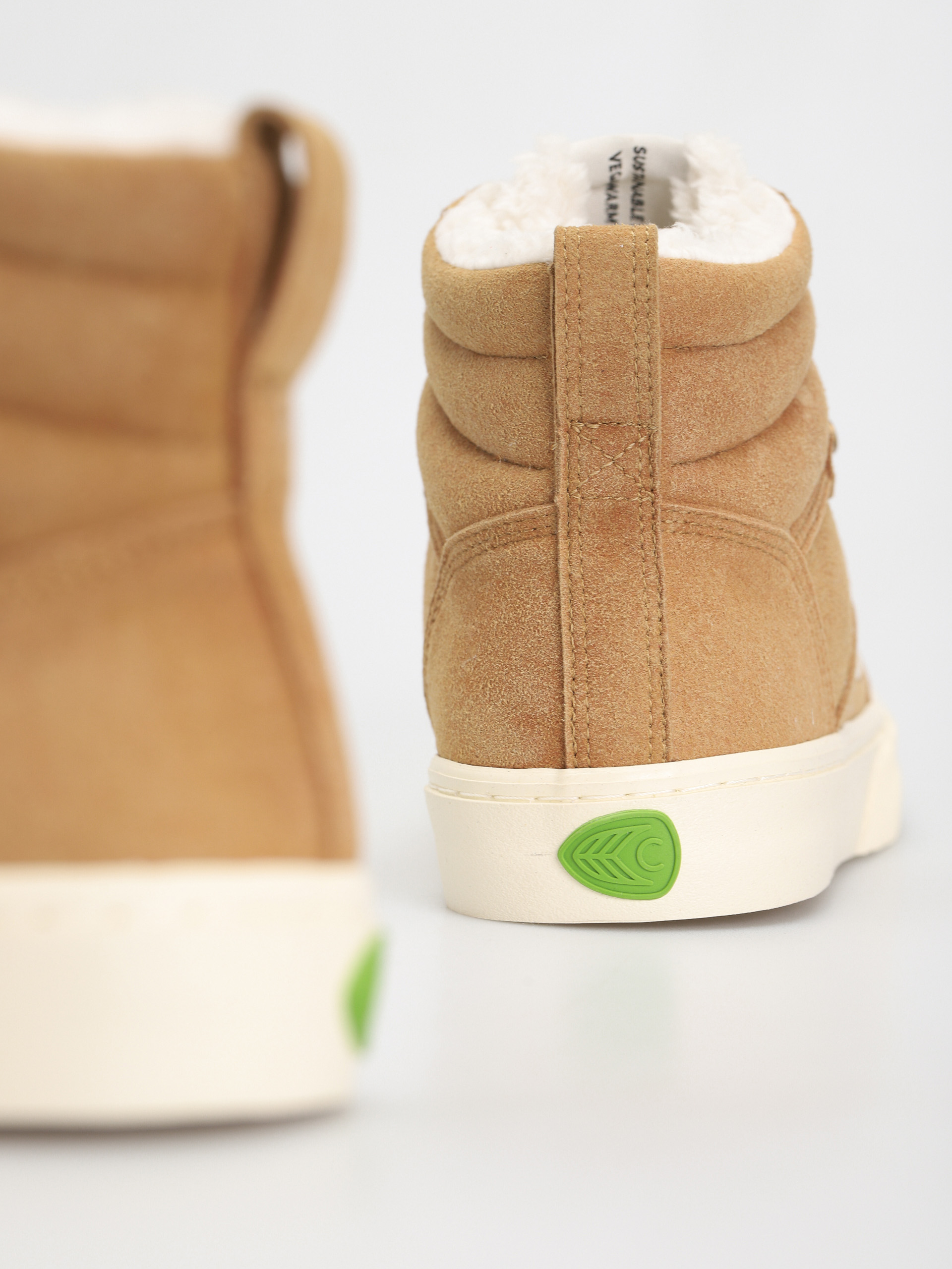 Boty Cariuma Caturi (camel/ ivory)