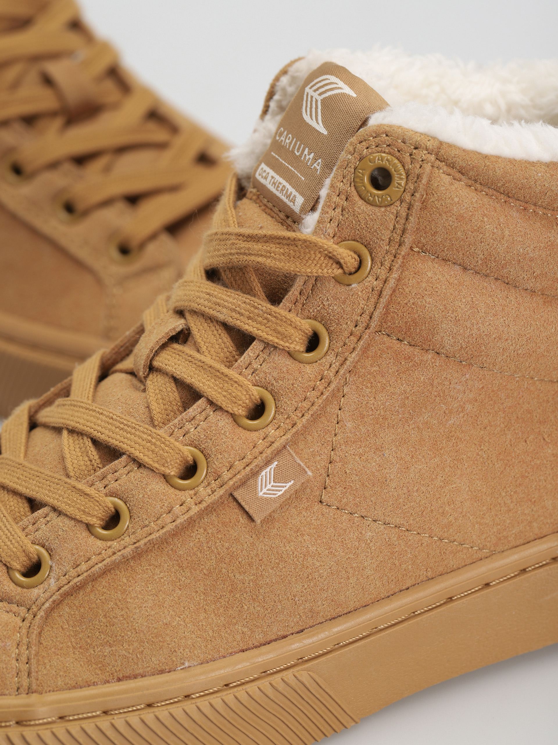 Boty Cariuma Oca High (all camel)