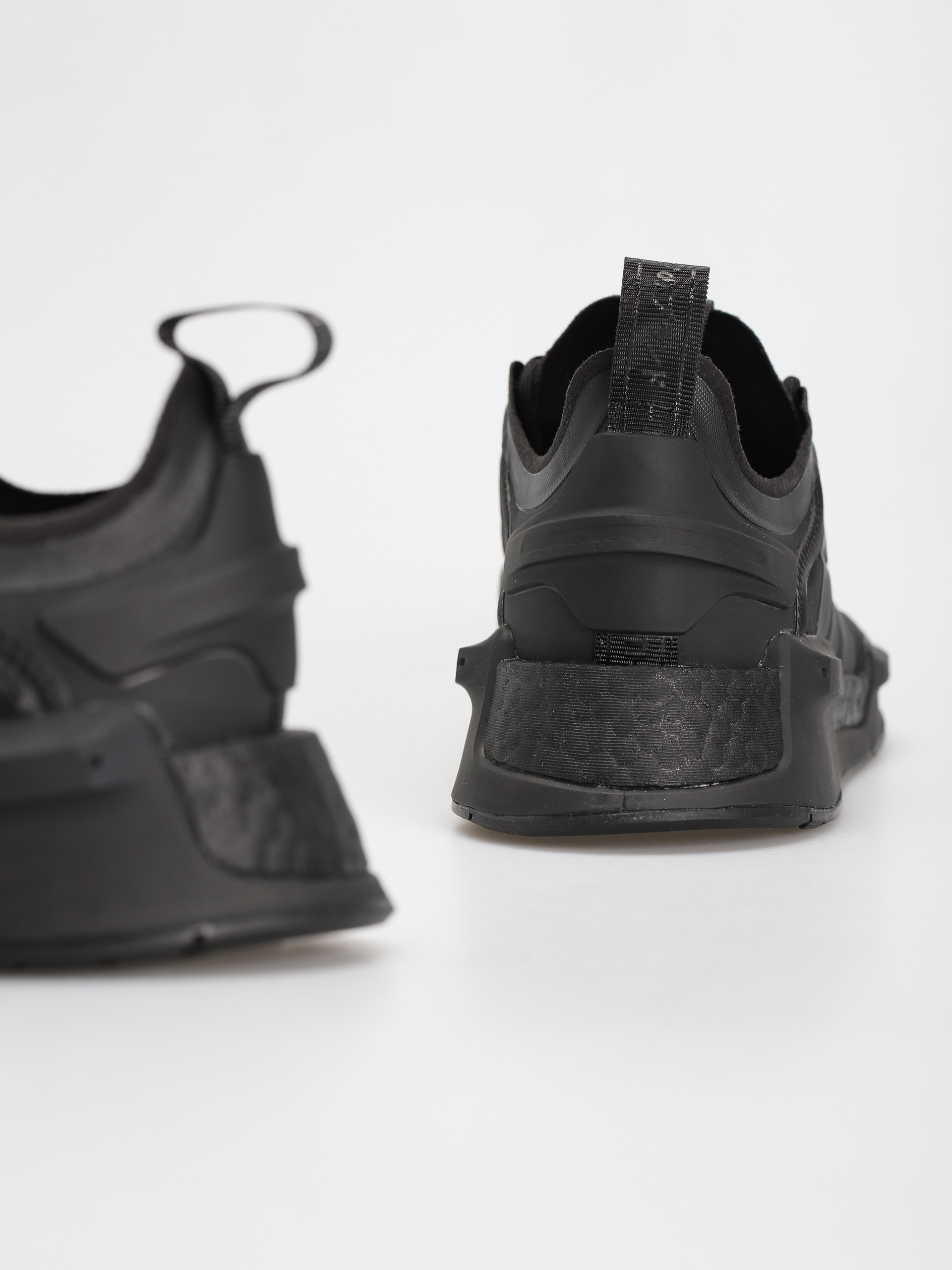 Boty adidas Originals Nmd V3 (cblack/cblack/cblack)