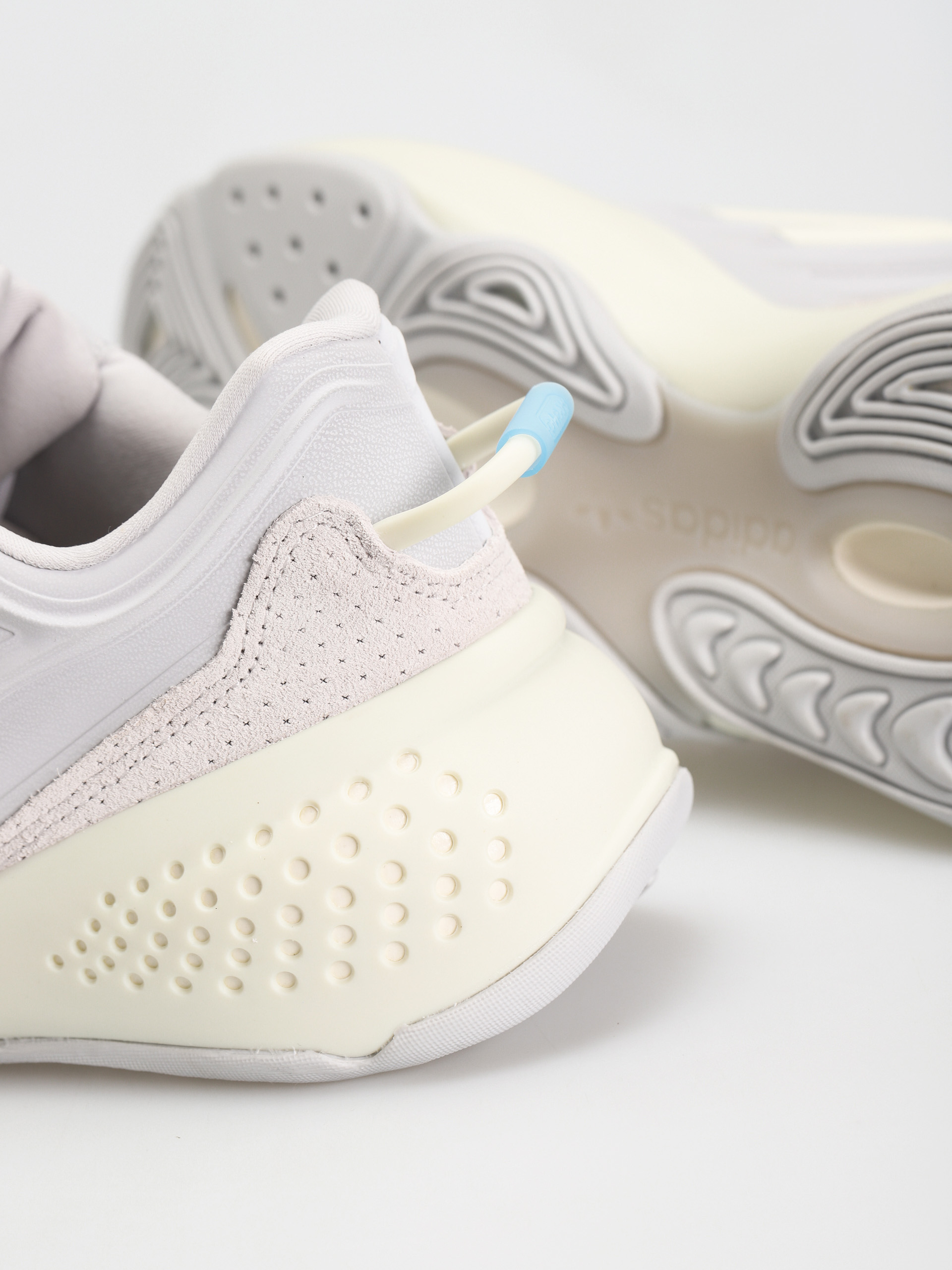 Boty adidas Originals Ozrah (lgsogr/owhite/cblack)