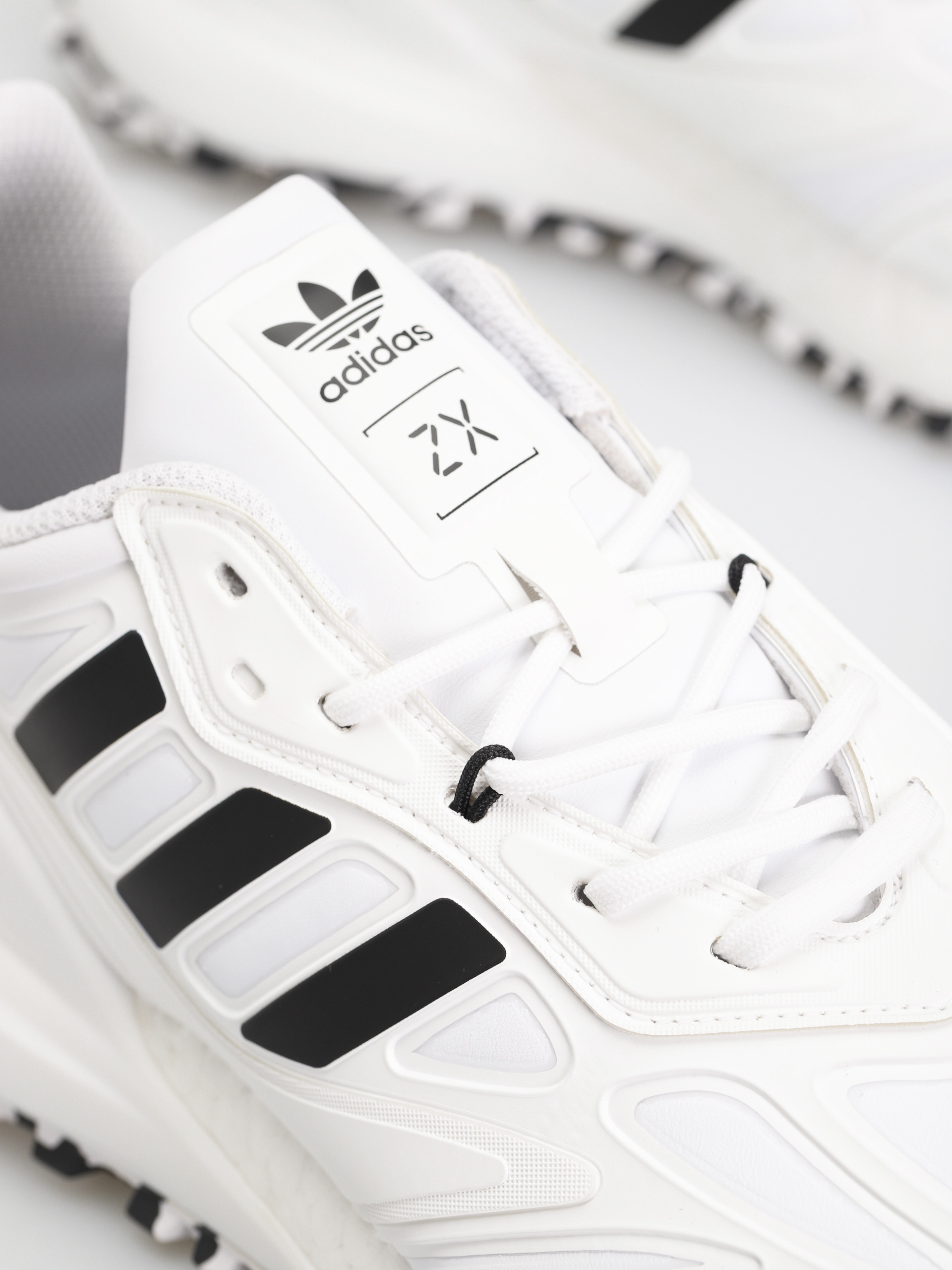 Boty adidas Originals Zx 2K Boost 2.0 Trail (ftwwht/cblack/grefiv)