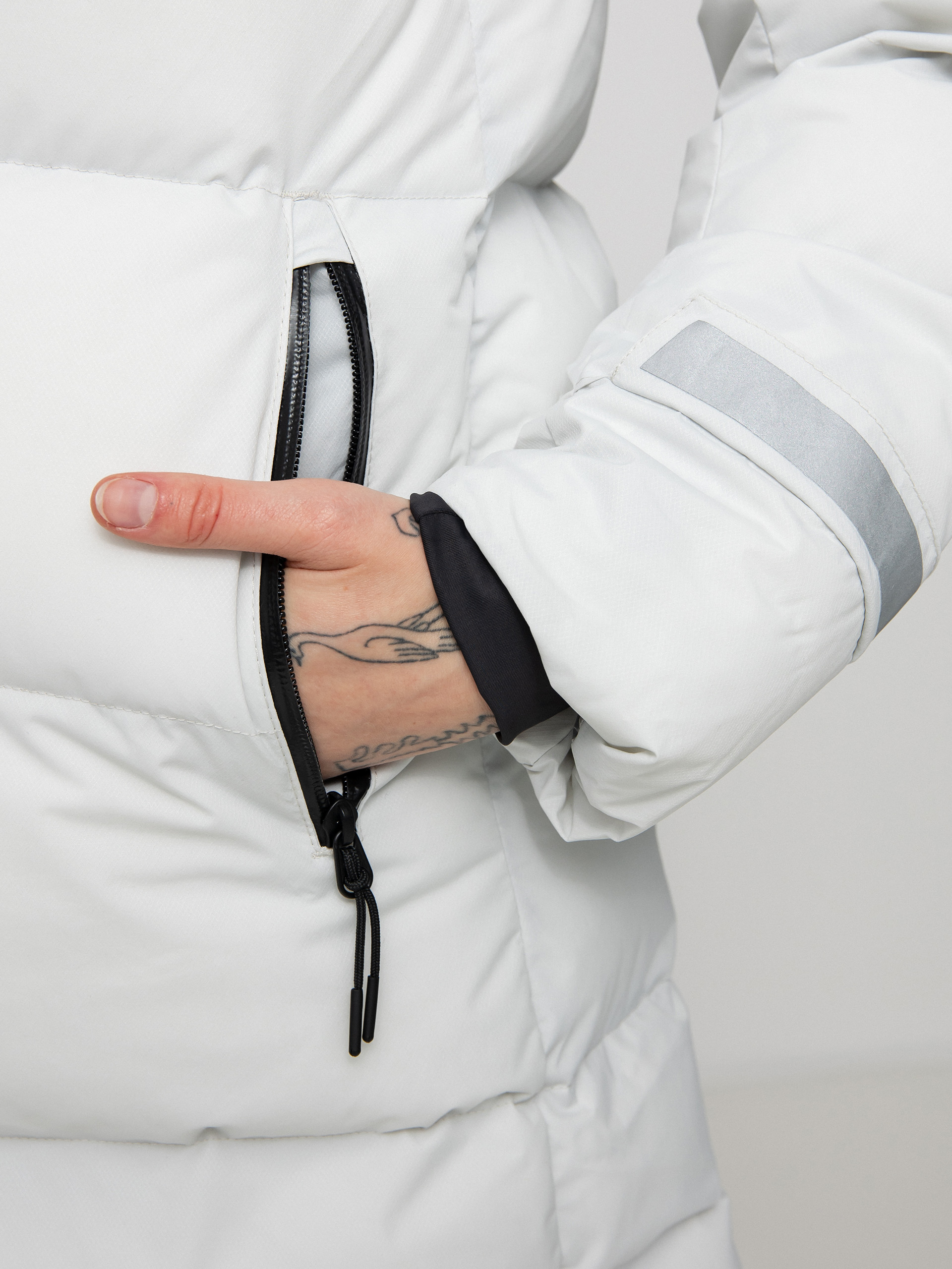 Bunda Helly Hansen Adore Puffy Parka Wmn (nimbus cloud)