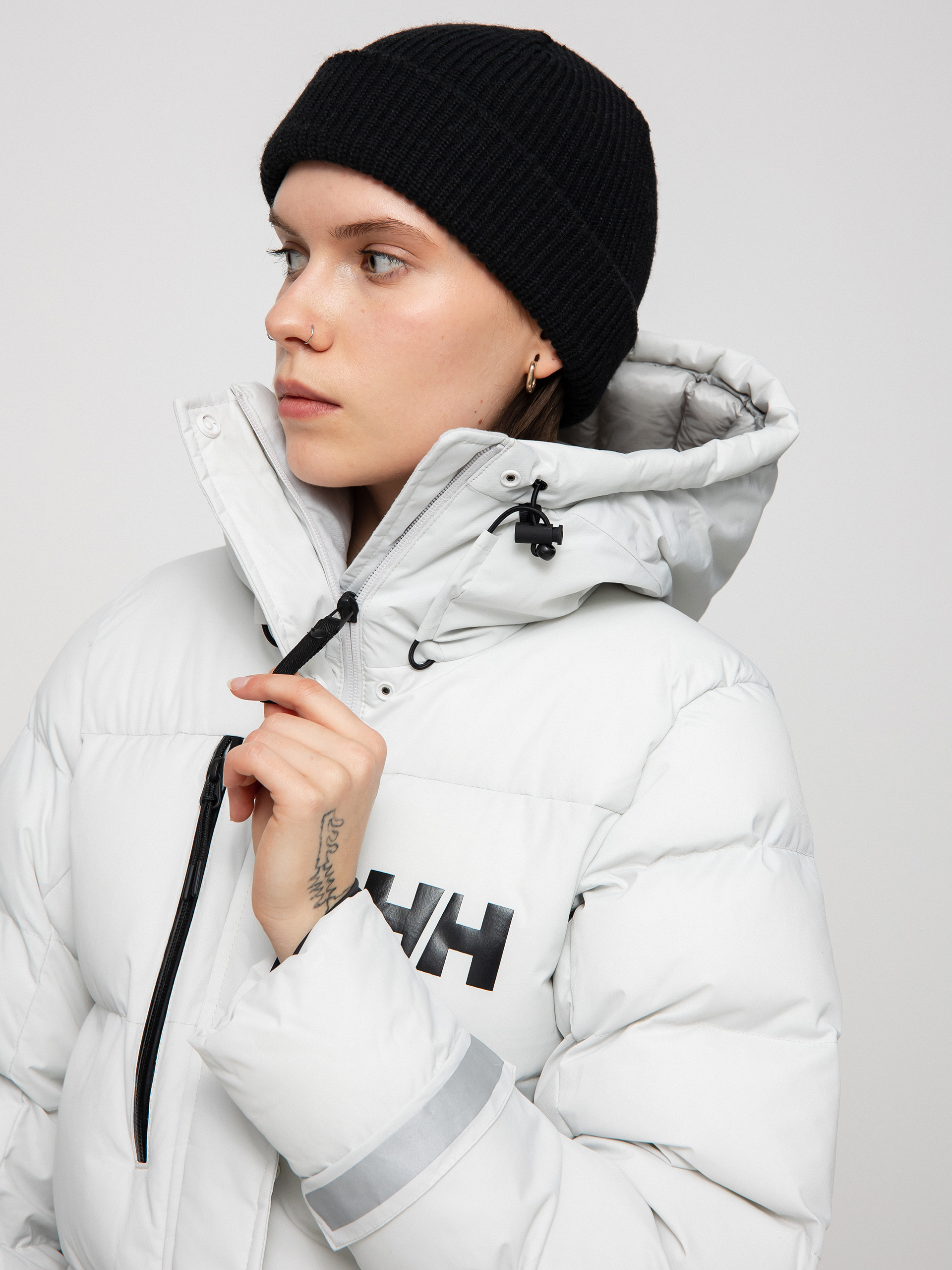 Bunda Helly Hansen Adore Puffy Parka Wmn (nimbus cloud)