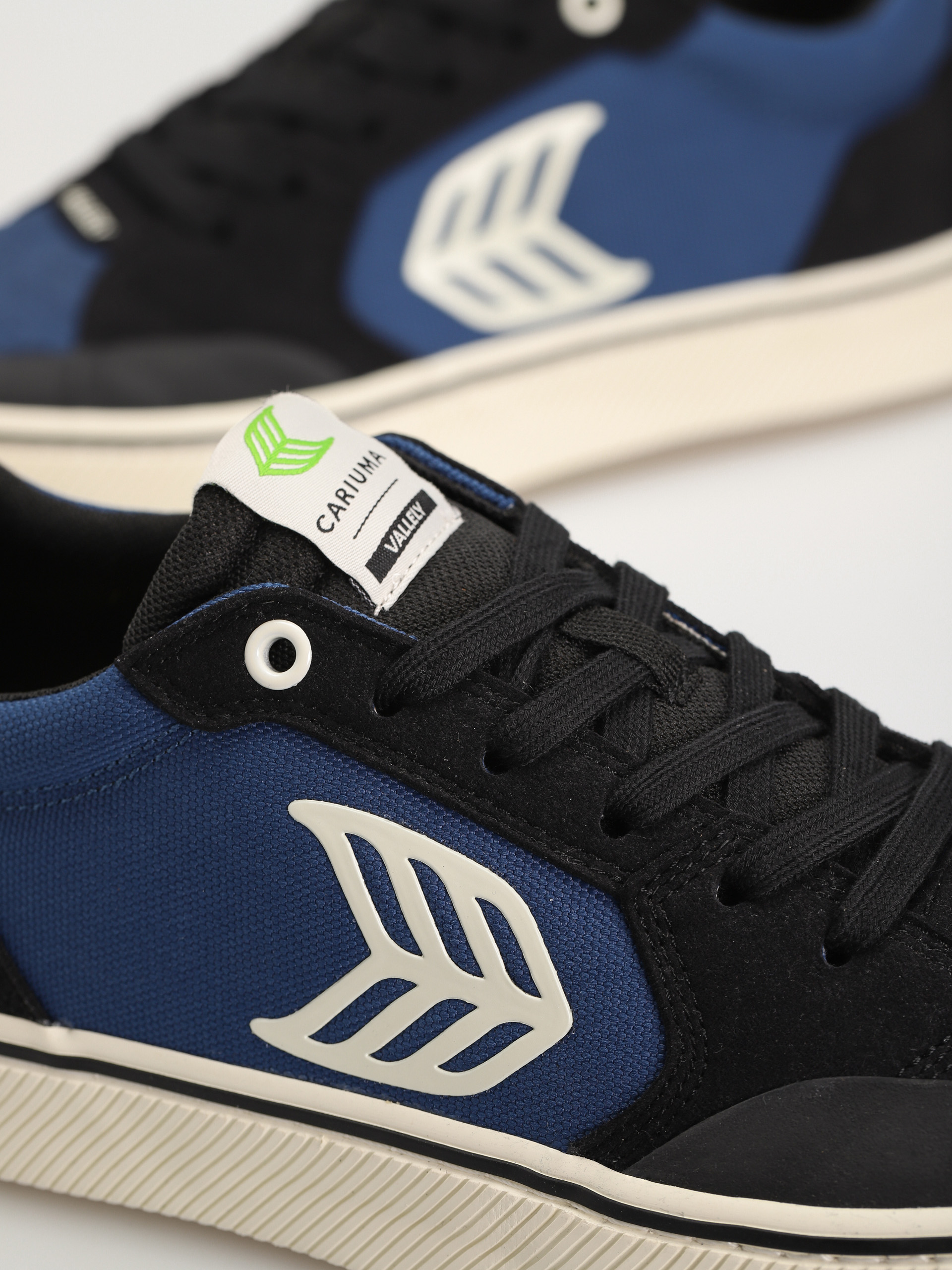 Boty Cariuma Vallely (mystery blue)