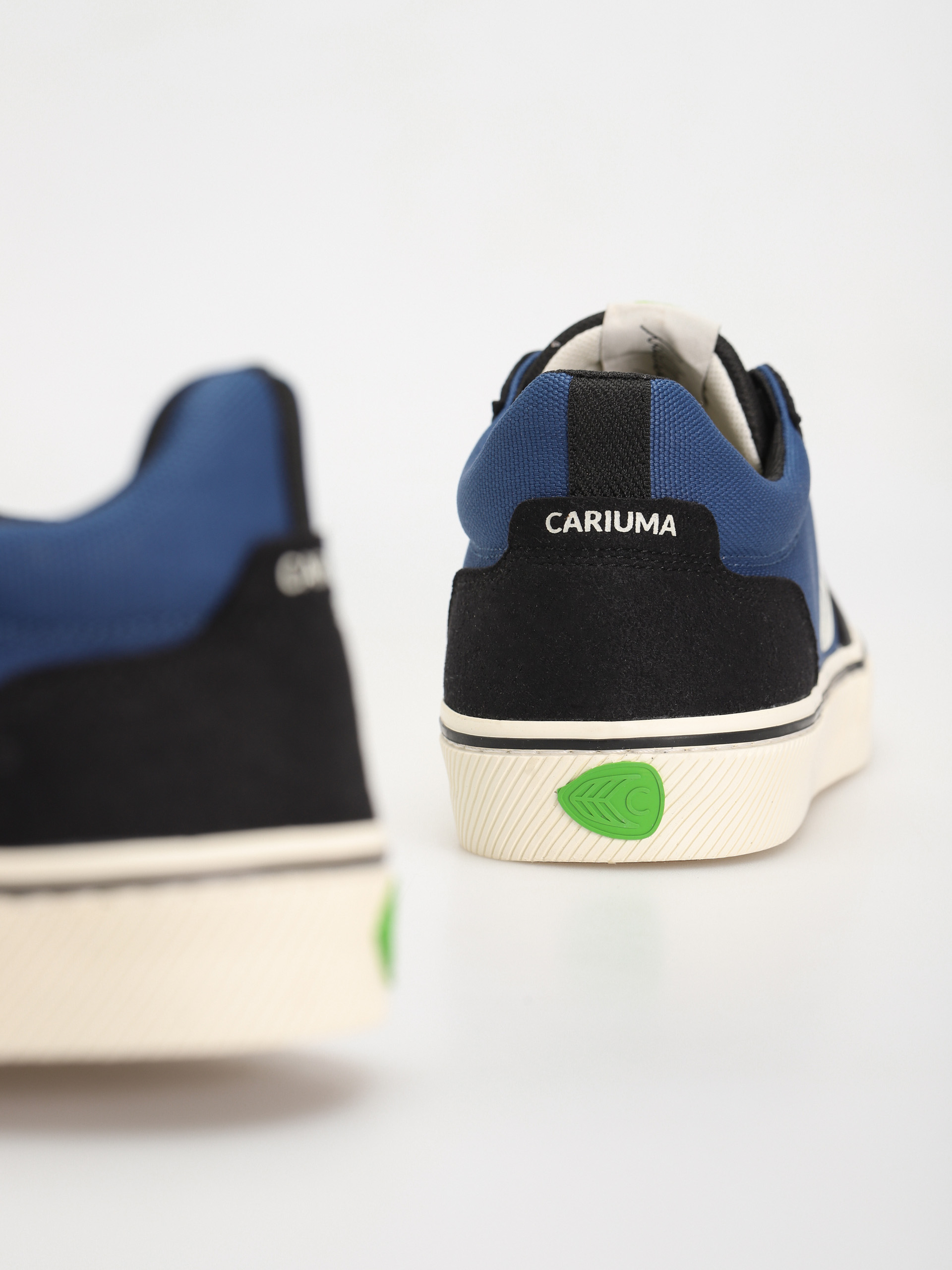 Boty Cariuma Vallely (mystery blue)