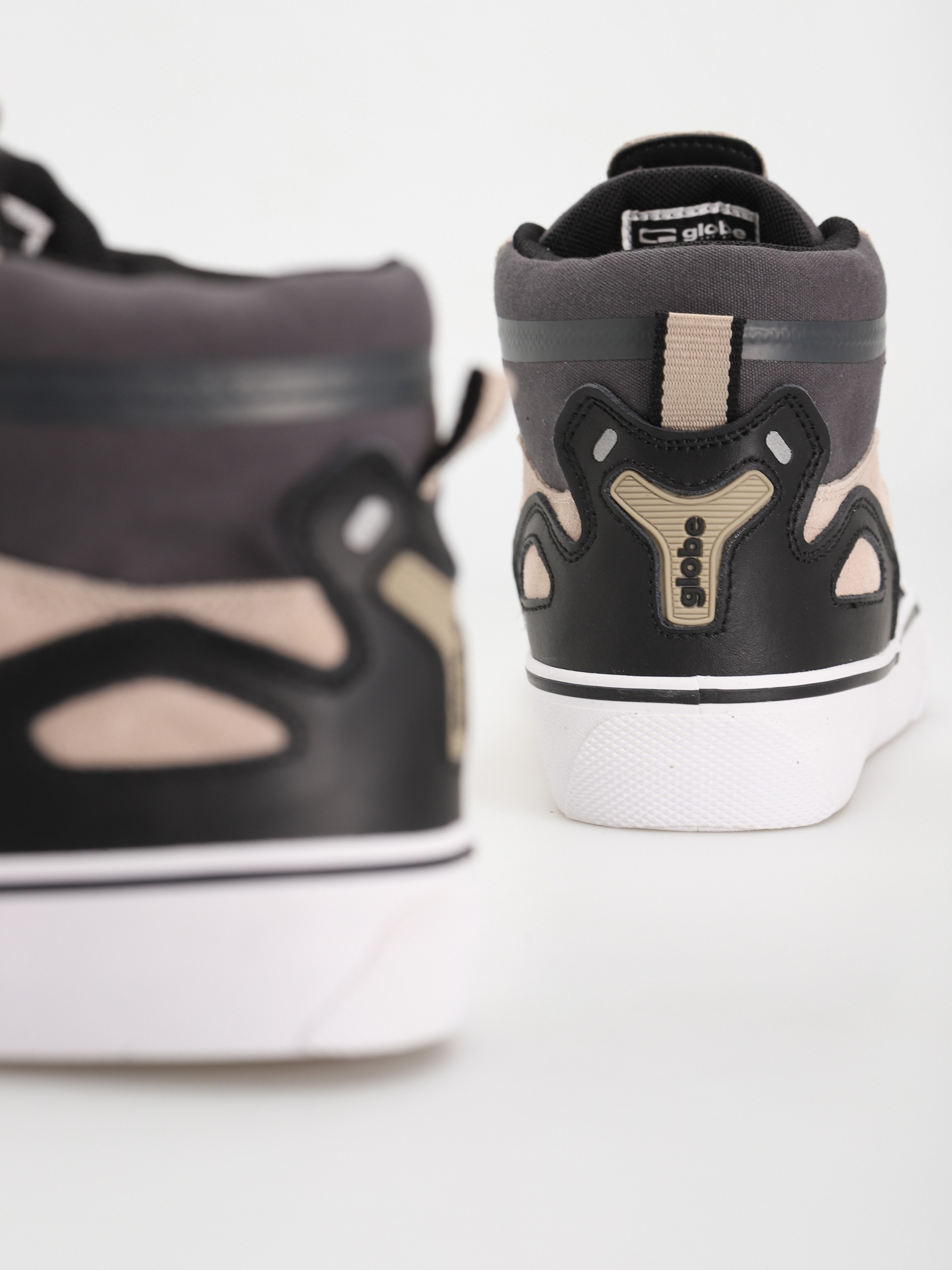 Boty Globe Dimension (khaki/black)