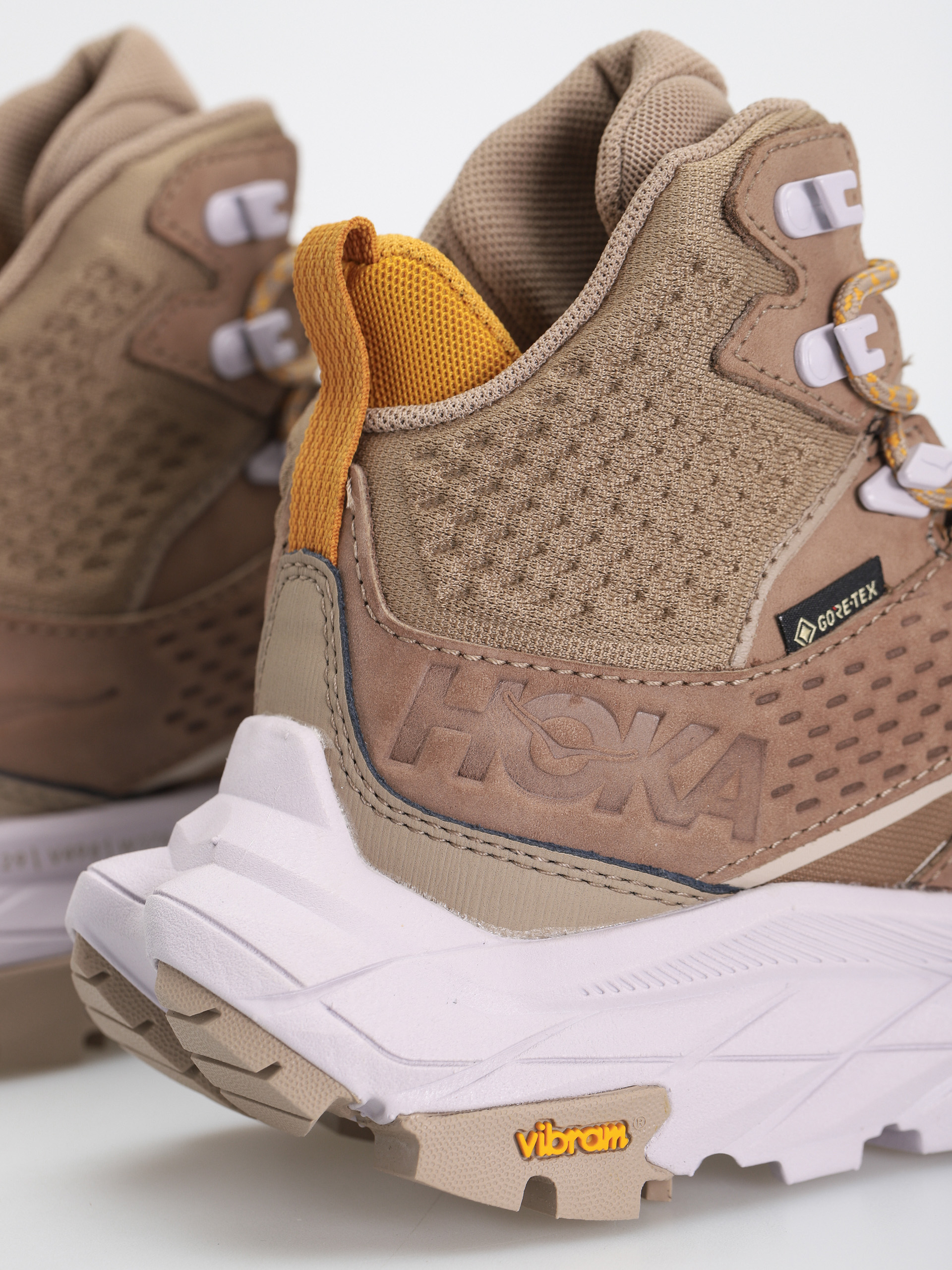 Boty Hoka One One Anacapa Mid GTX Wmn (dune/lilac marble)