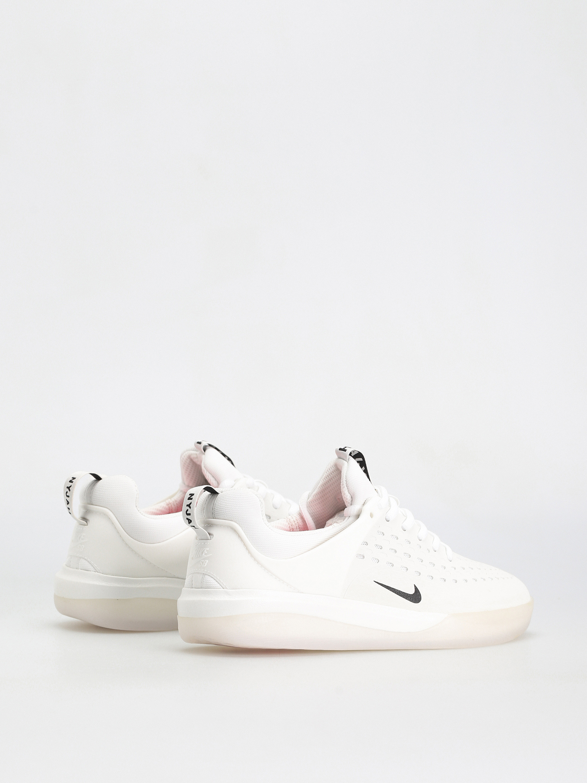 Boty Nike SB Zoom Nyjah 3 (white/black summit white hyper pink)