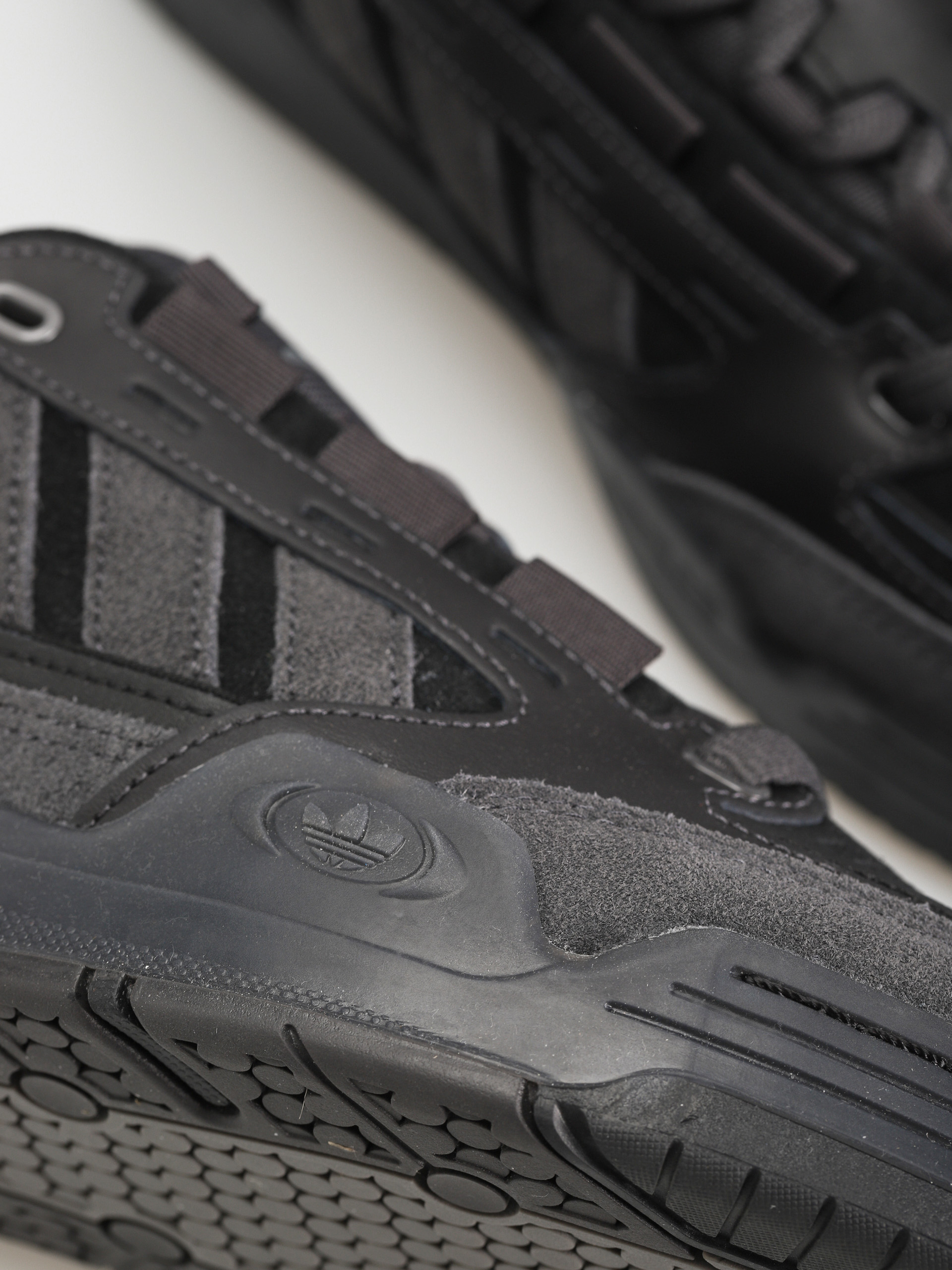 Boty adidas Originals Adi2000 (cblack/utiblk/utiblk)