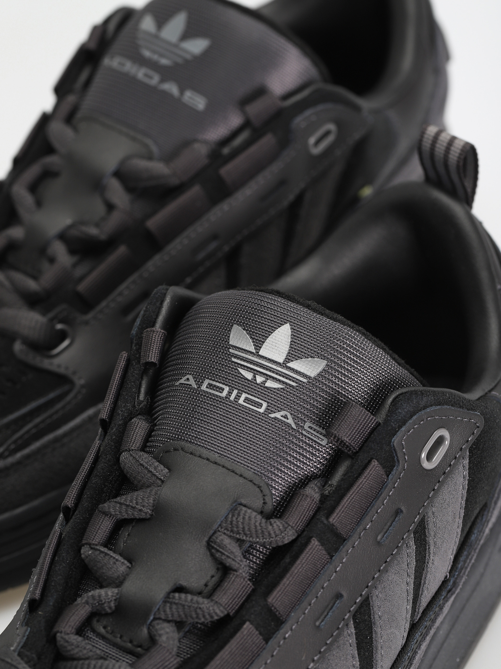 Boty adidas Originals Adi2000 (cblack/utiblk/utiblk)