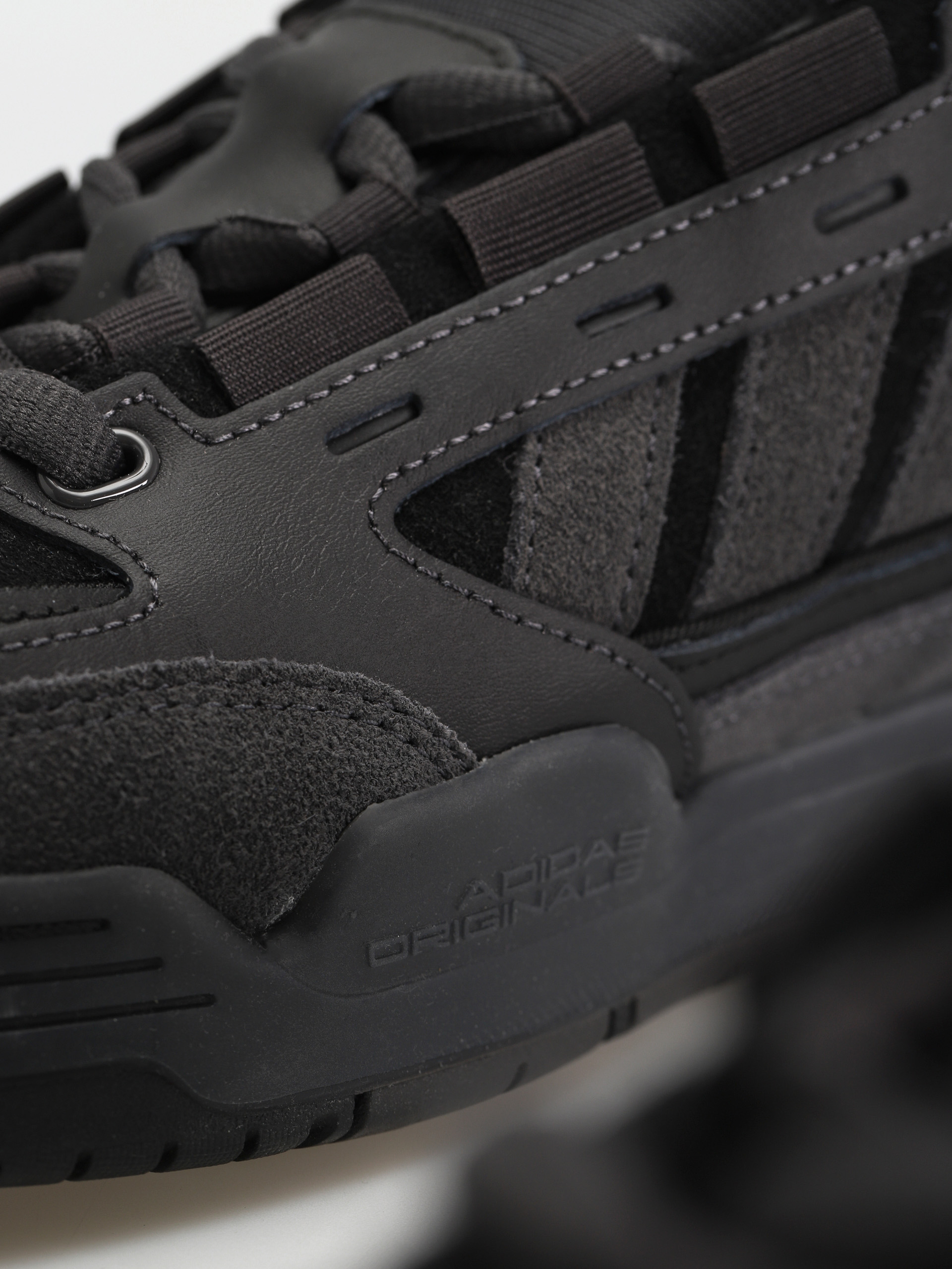 Boty adidas Originals Adi2000 (cblack/utiblk/utiblk)
