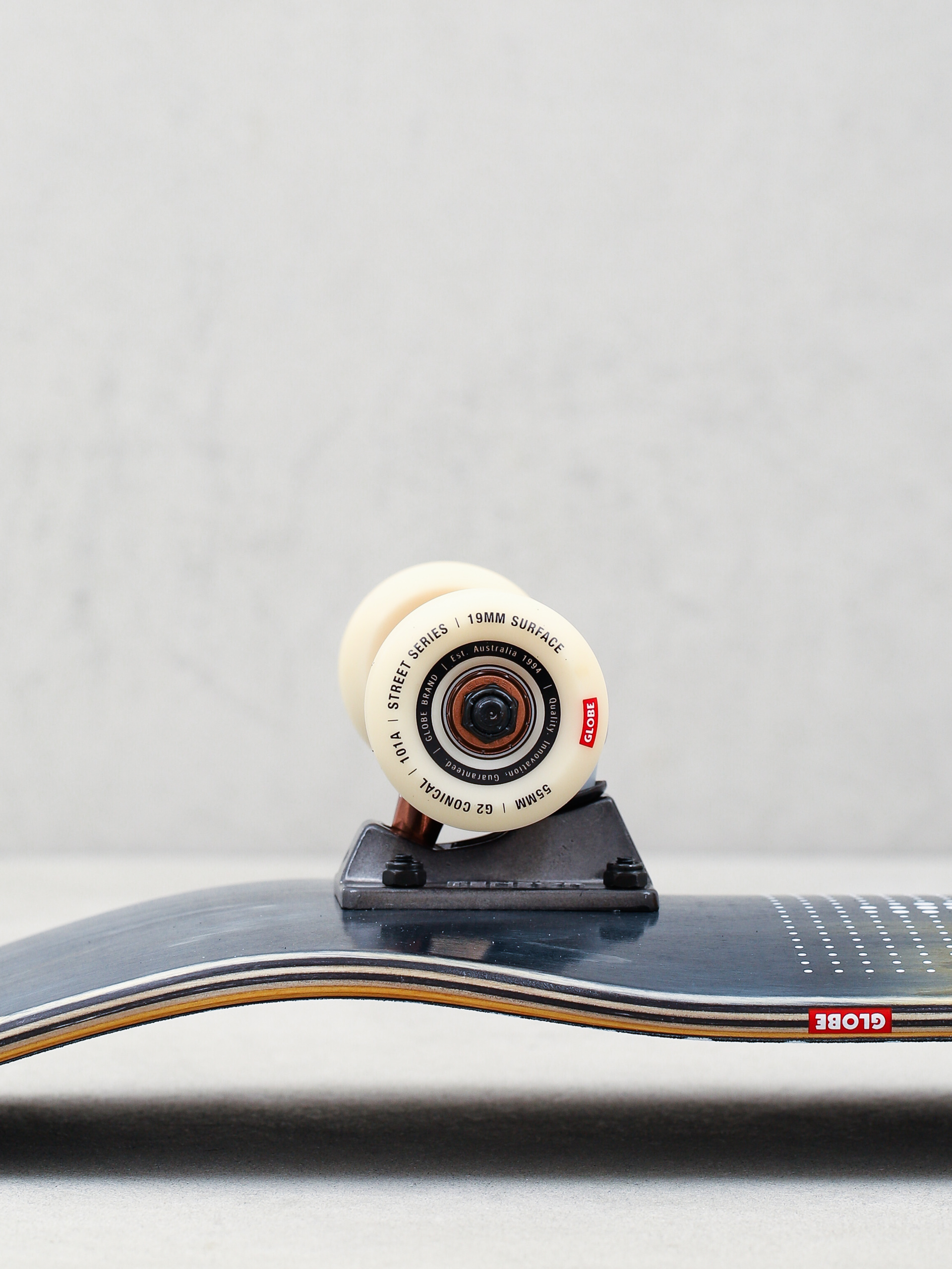 Skateboard Globe G2 Dot Gain (peace)