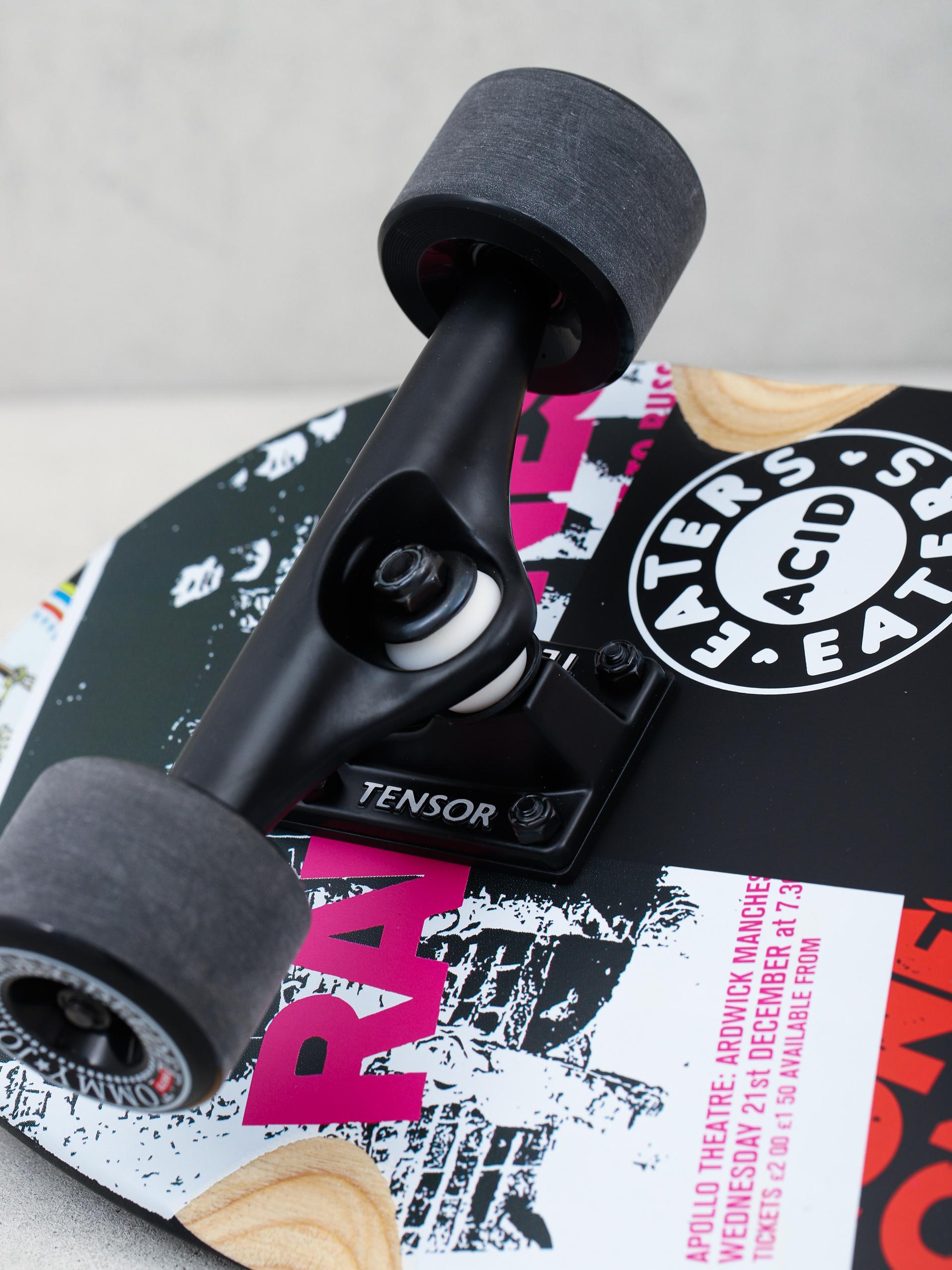 Cruiser Globe Aperture (ramones/hey ho)