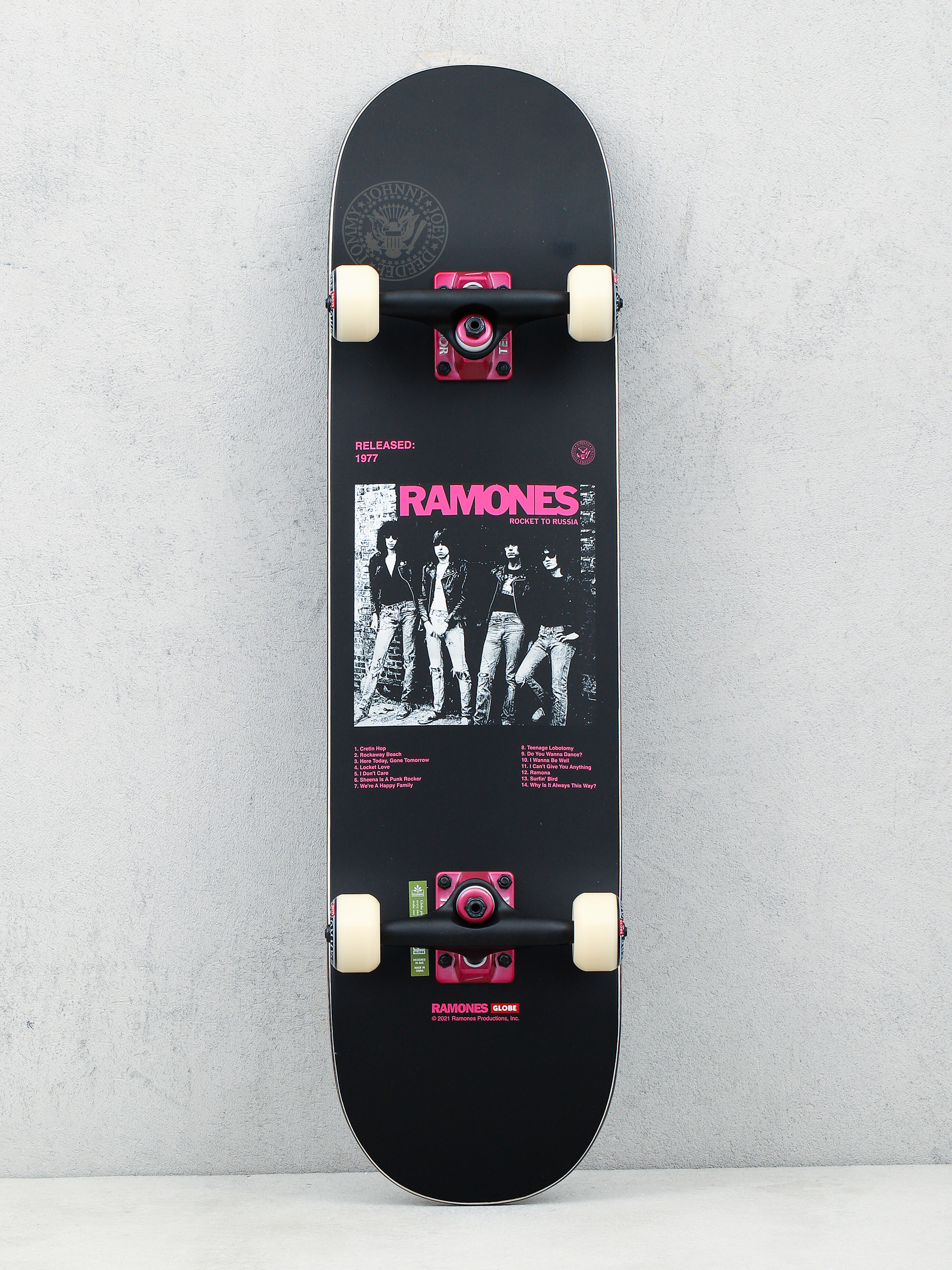 Skateboard Globe G2 Ramones (rocket to russia)
