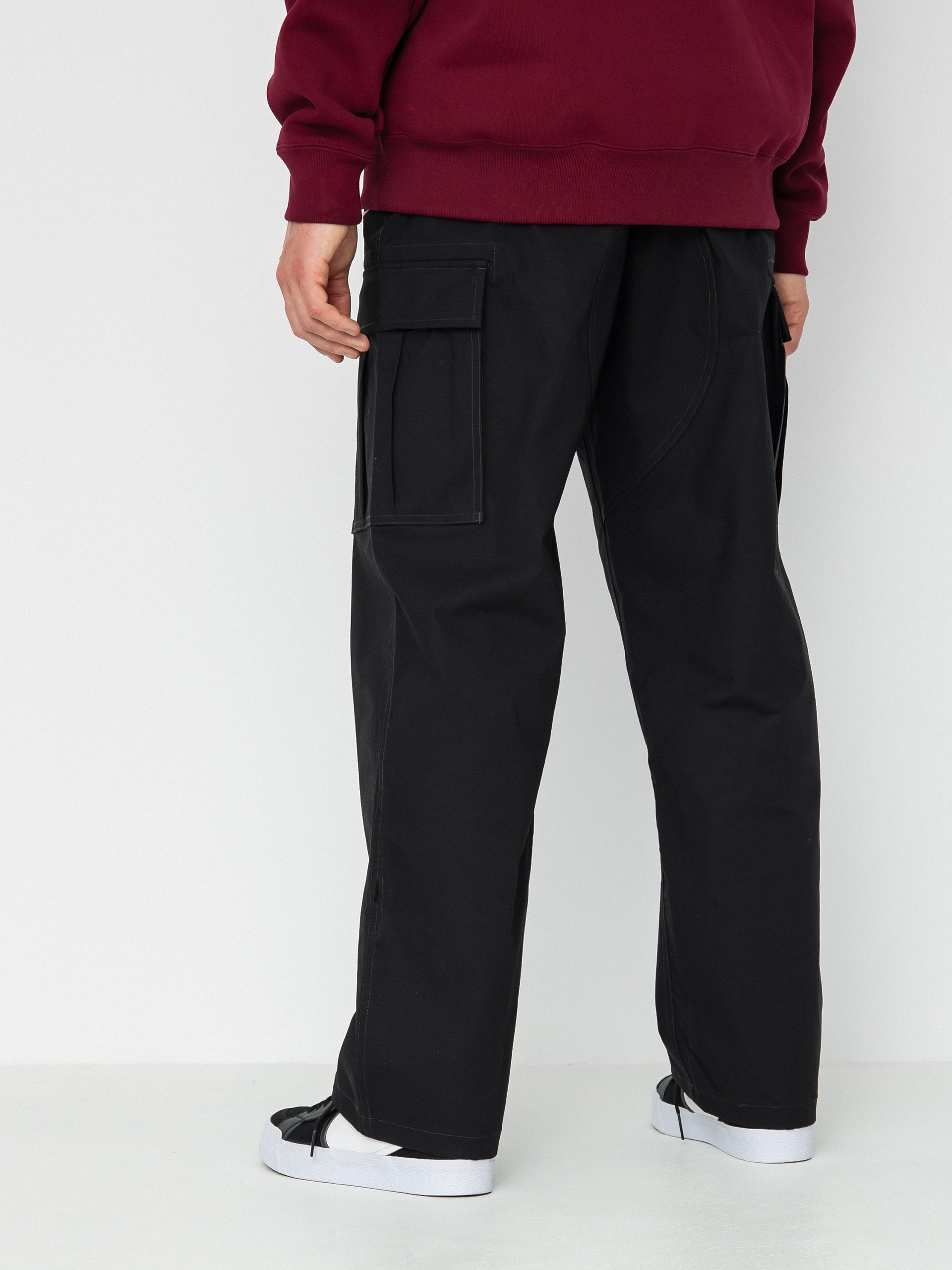 Kalhoty Nike SB Kearny Cargo (black/black/anthracite/white)