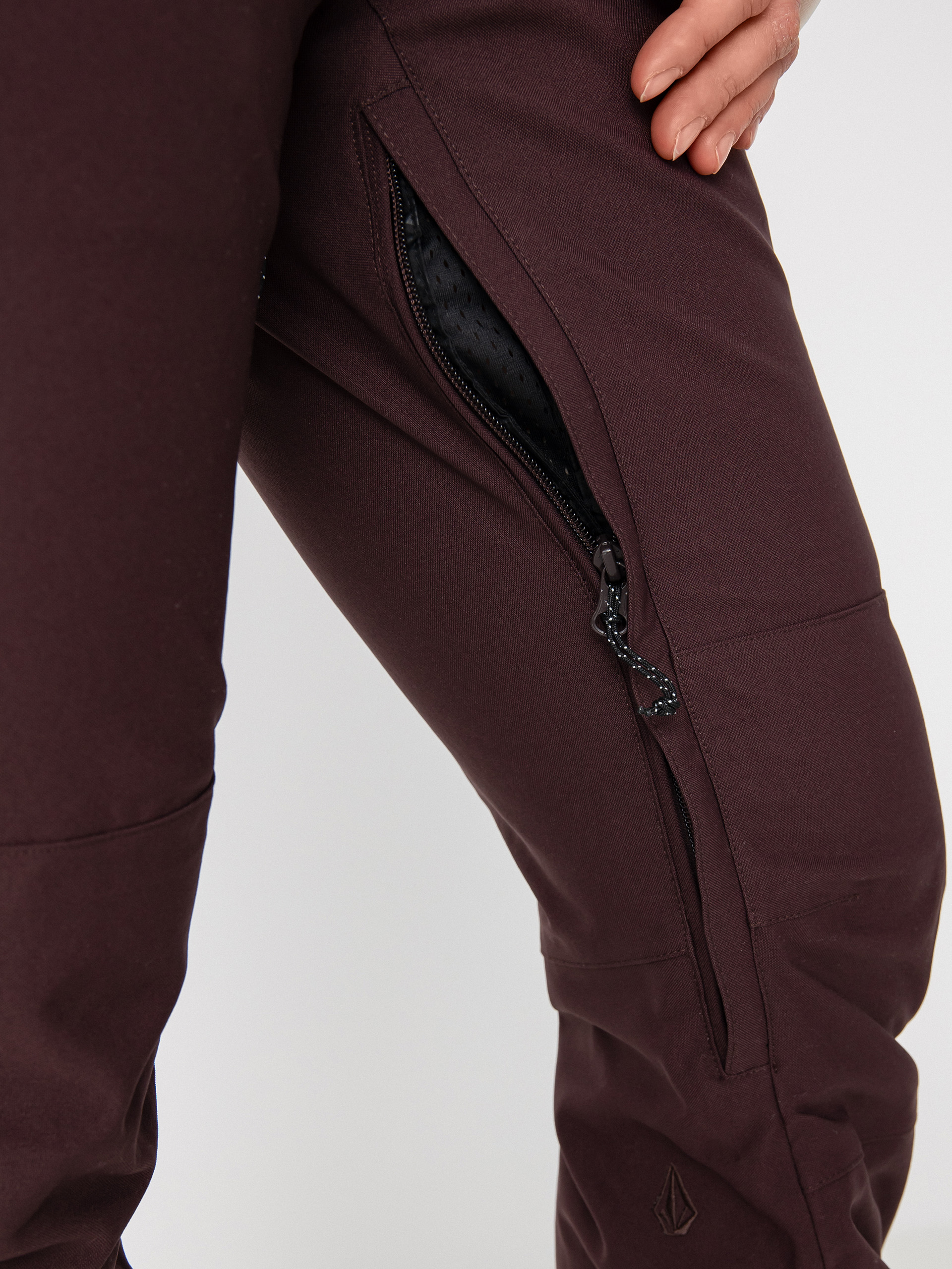 Dámské Snowboardové kalhoty  Volcom Swift Bib Overall (black plum)