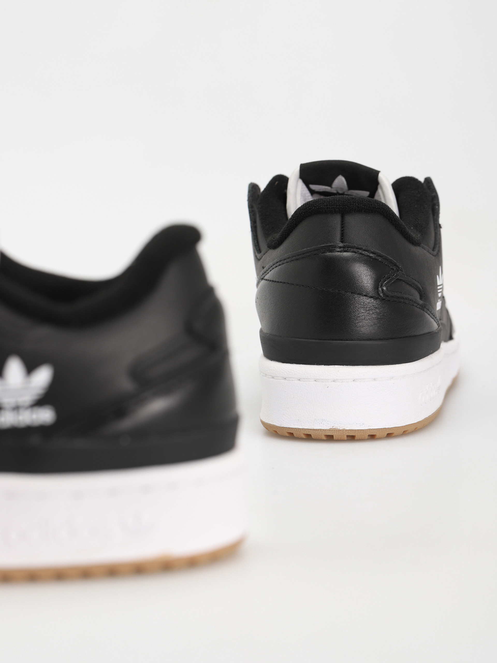 Boty adidas Forum 84 Low Adv (cblack/cwhite/cwhite)