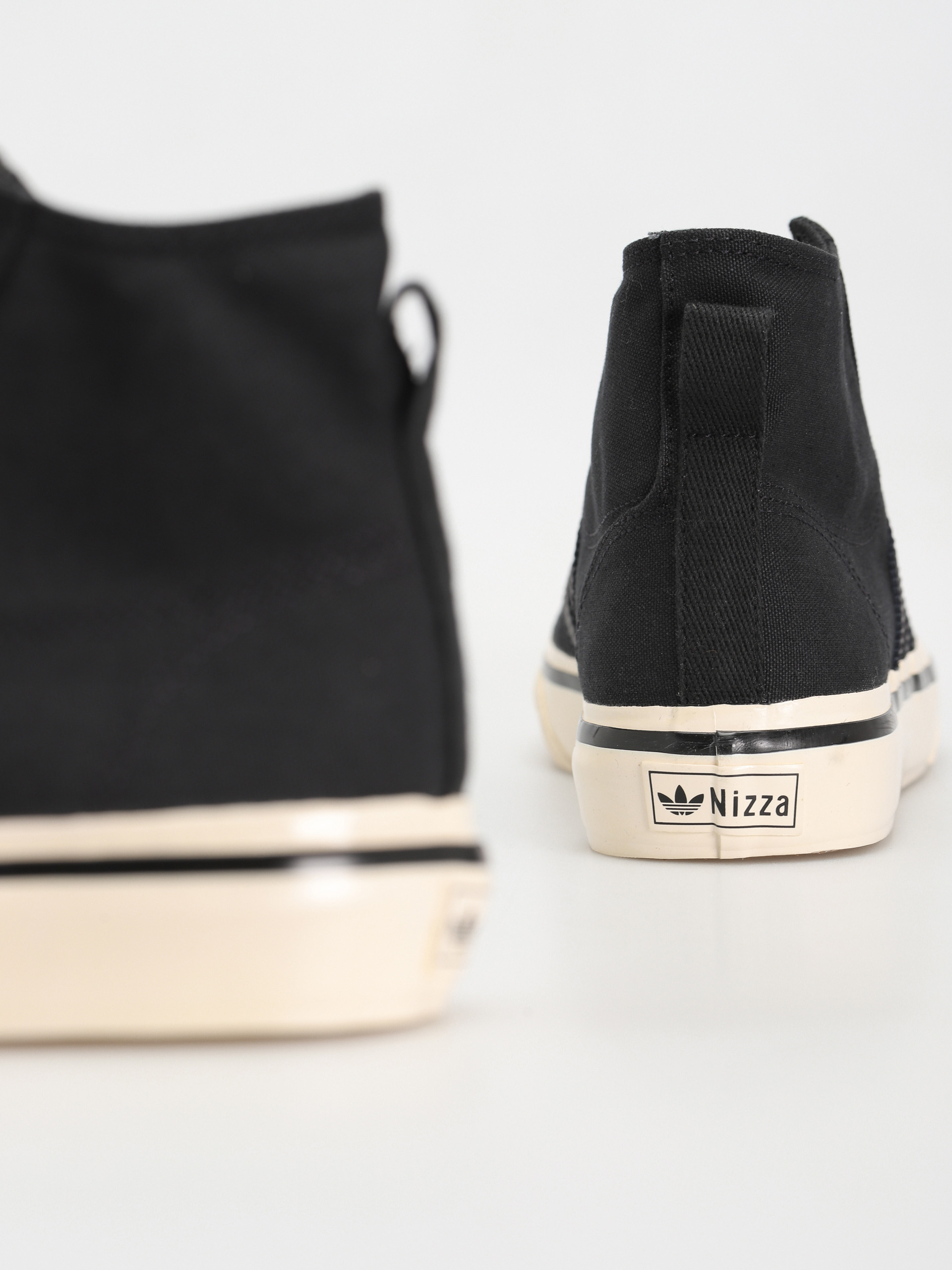 Boty adidas Originals Nizza Hi Rf 74 (cblack/cwhite/gum3)