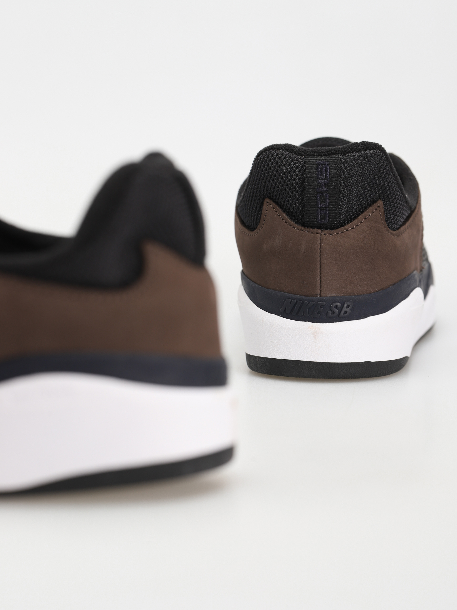 Boty Nike SB Ishod PRM (baroque brown/obsidian black)